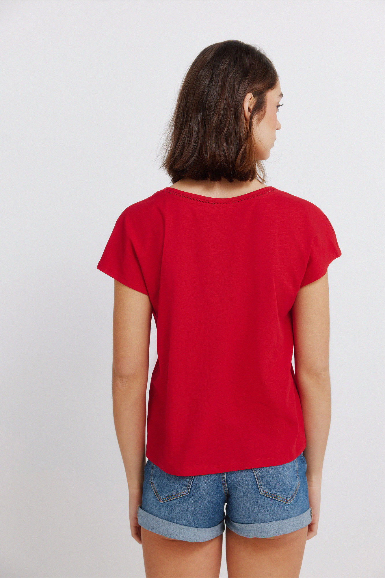 Springfield Playera escote en pico de encaje rojo