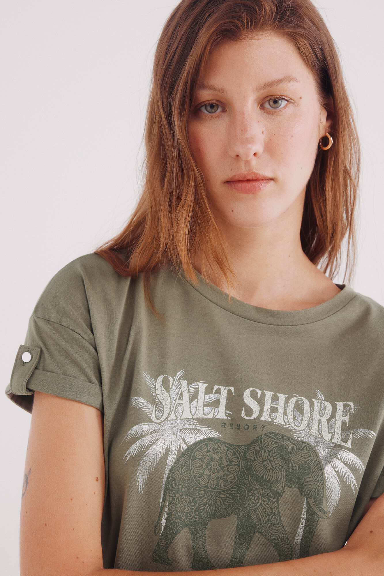 Springfield Playera gr&aacute;fica manga bot&oacute;n verde