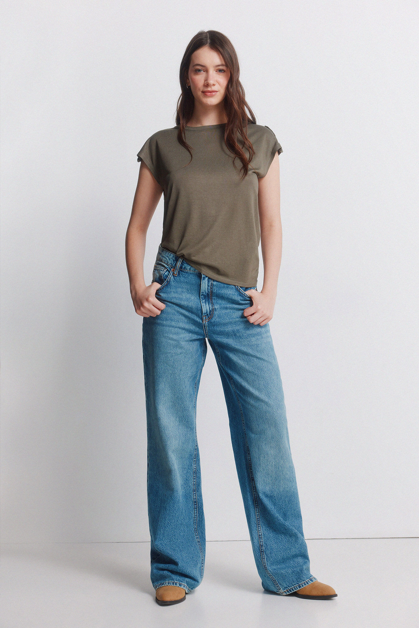 Springfield Playera b&aacute;sica con tachas khaki