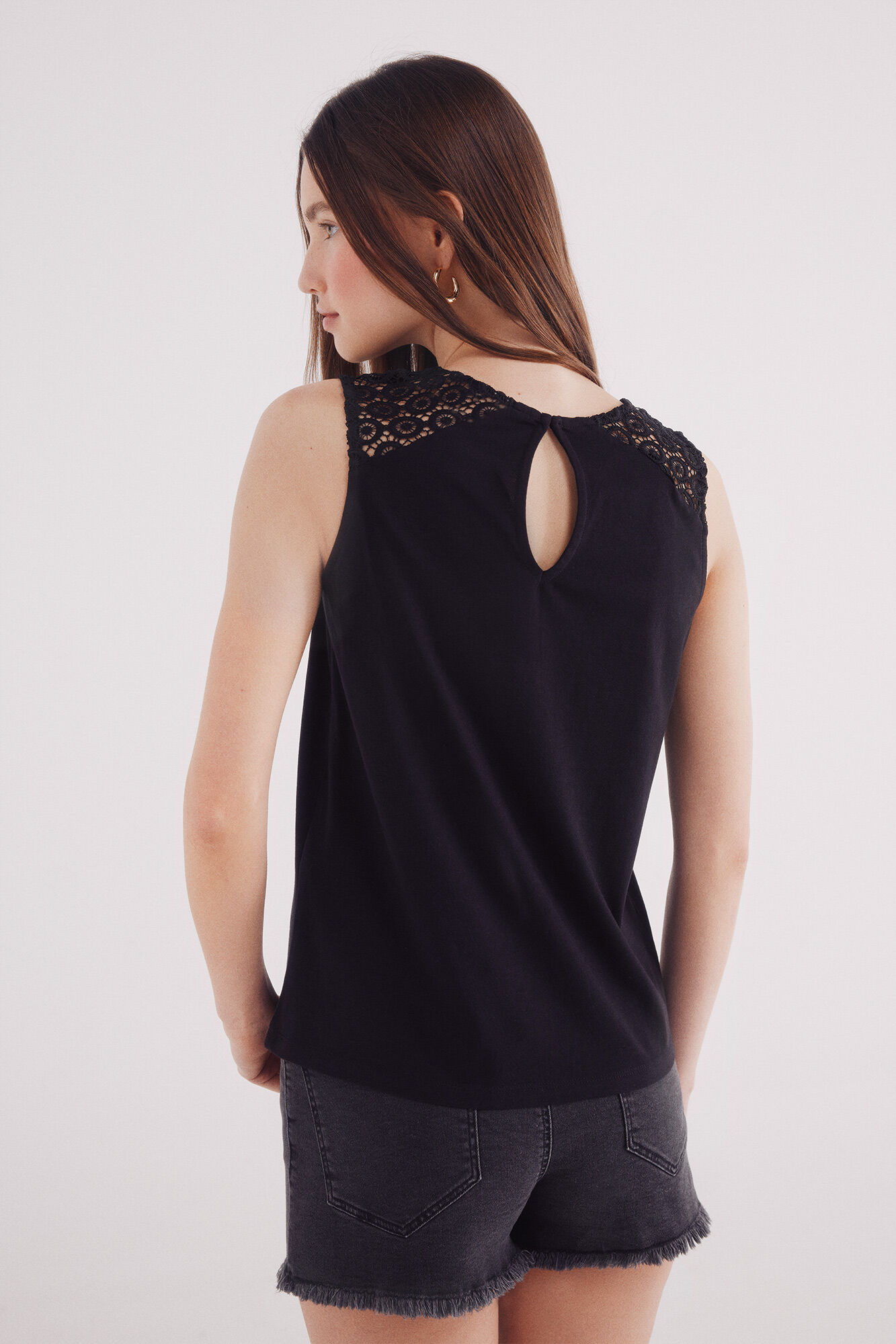 Springfield Playera crochet hombros negro