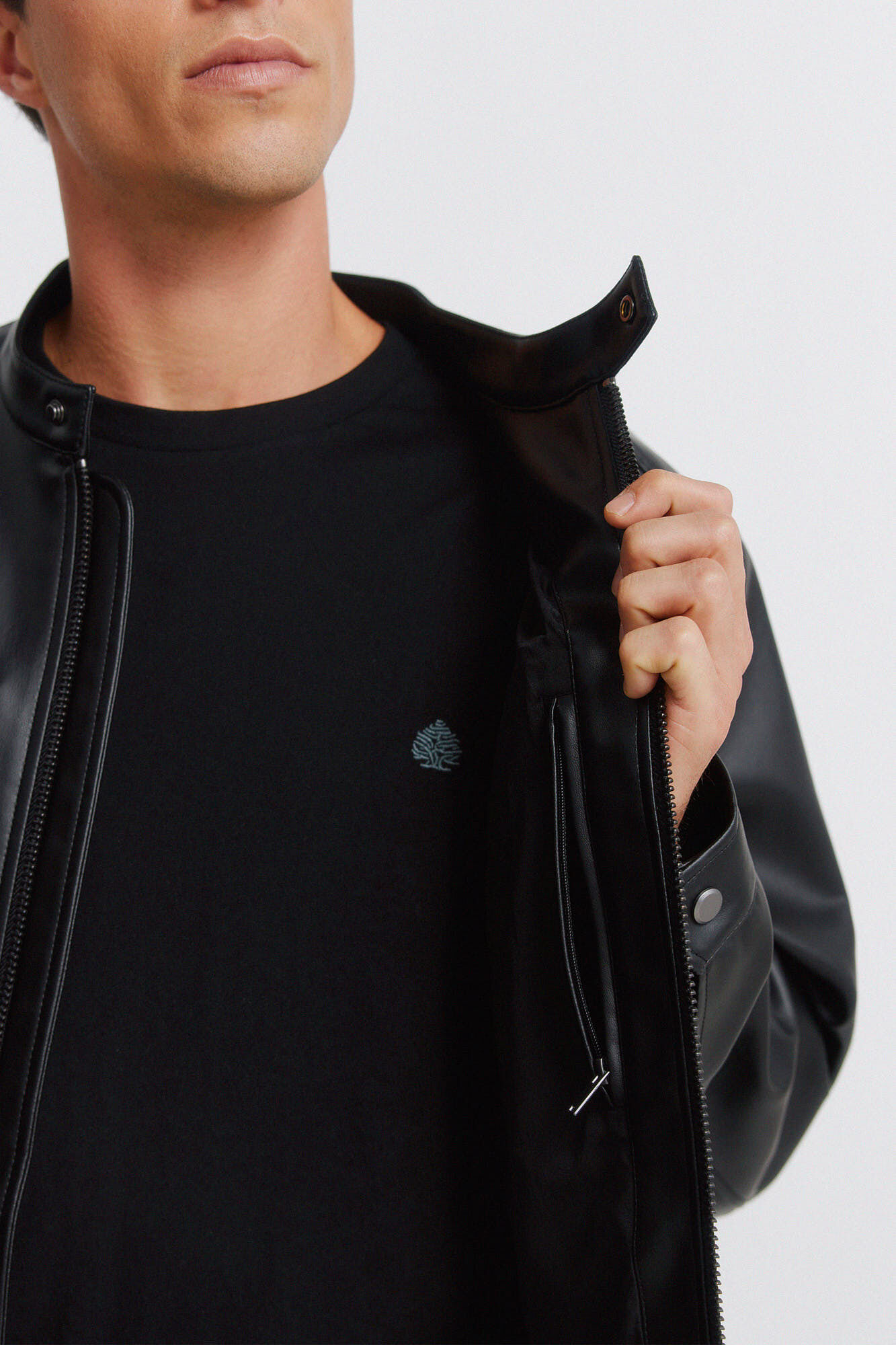 Springfield Chamarra efecto piel negro