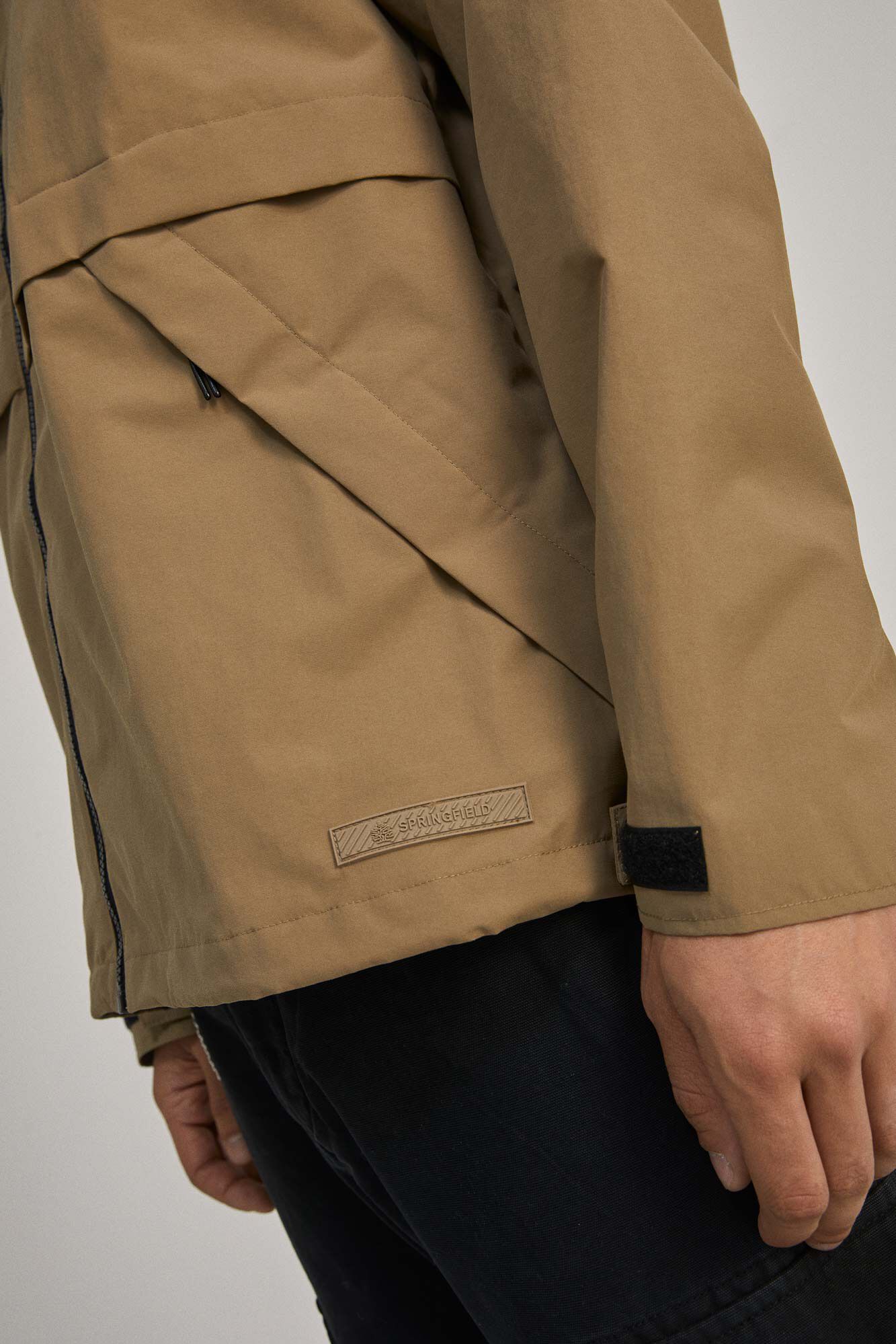 Springfield Parka t&eacute;cnica capucha beige
