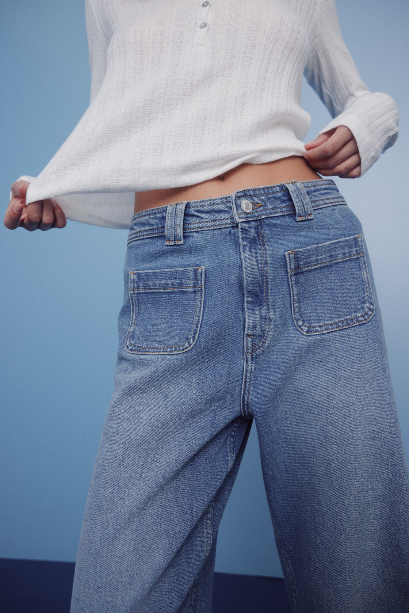 Springfield Jeans s&uacute;per acampanados y c&oacute;modos azul