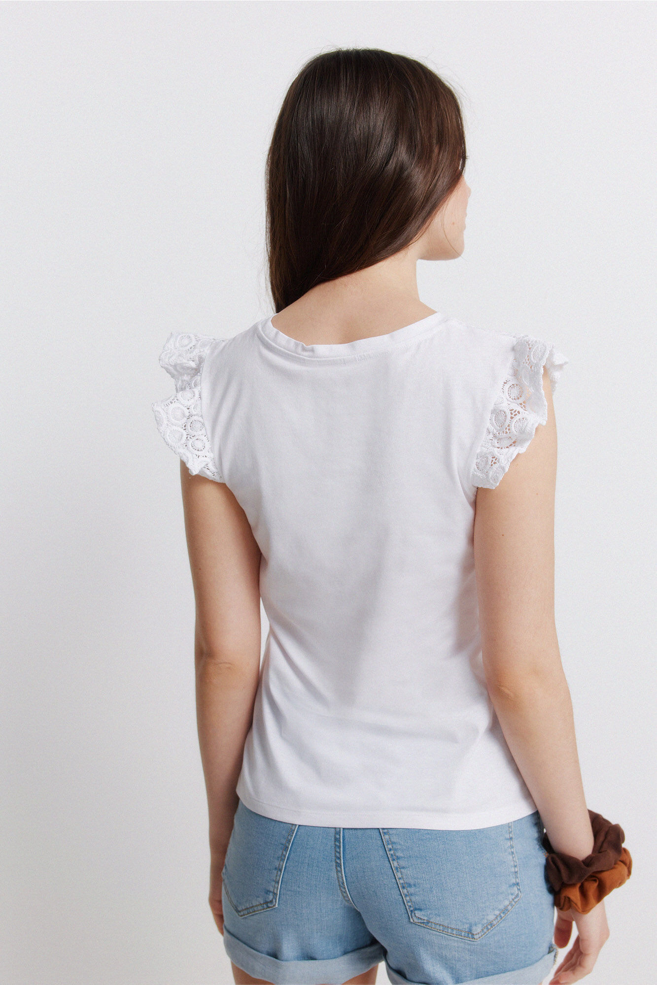 Springfield Playera con volantes y bordado suizo natural