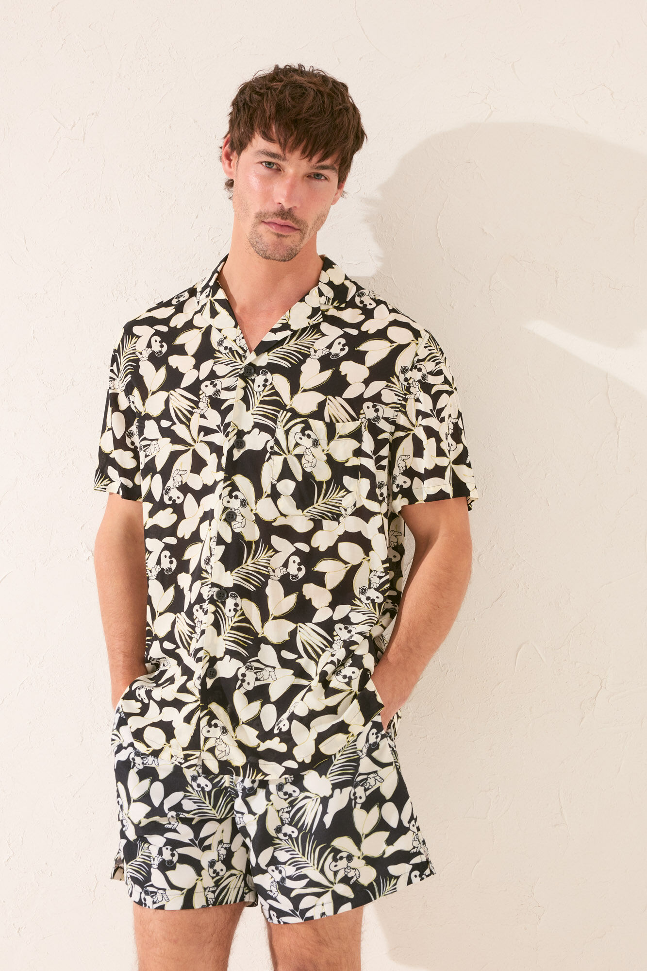 Women'secret Camisa de hombre con estampado tropical de Snoopy negro