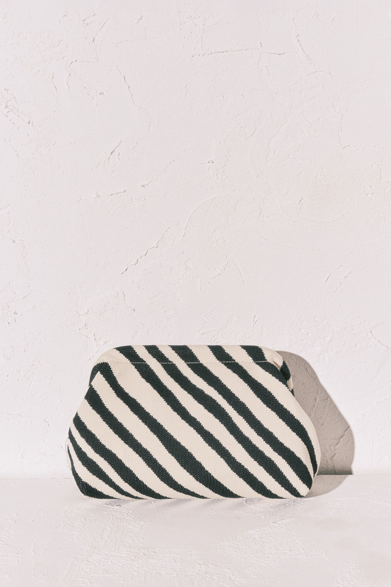 Women'secret Neceser mediano estampado cebra negro