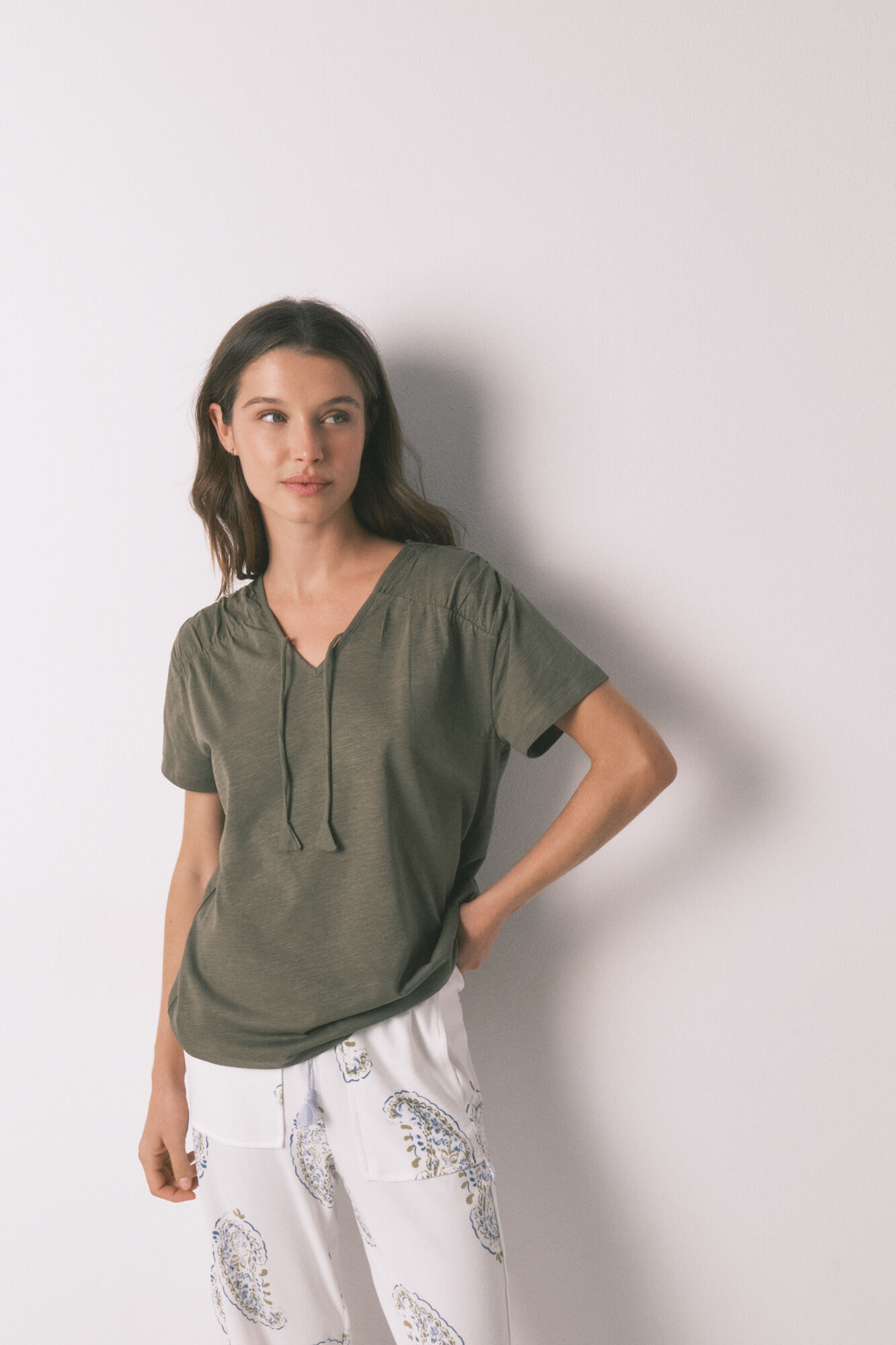 Women'secret Playera de manga corta con frunce de algod&oacute;n verde