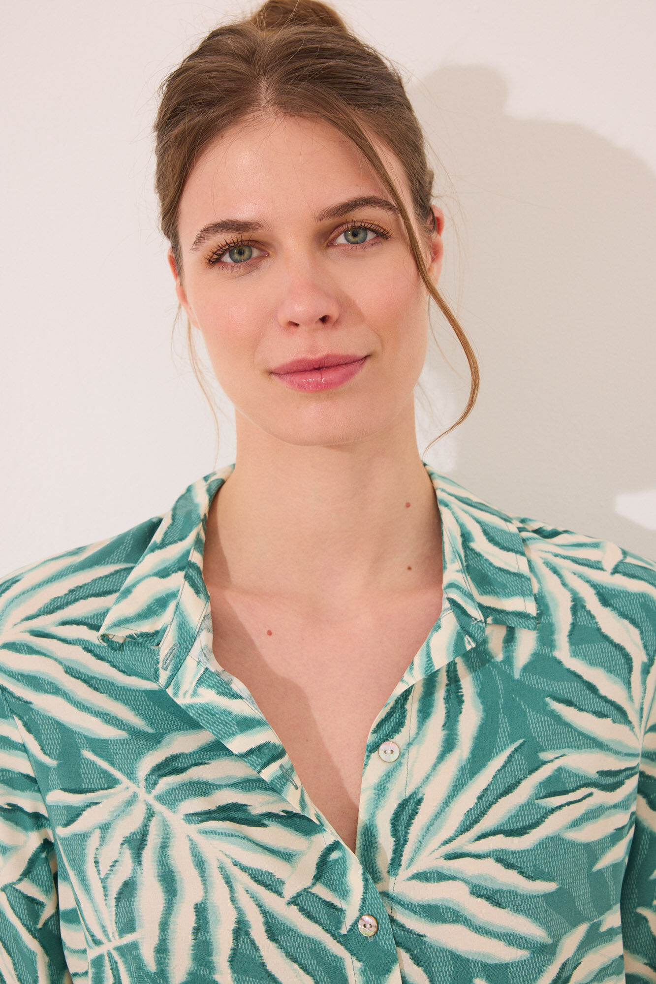 Women'secret Conjunto de camisa y pantal&oacute;n con estampado de hojas