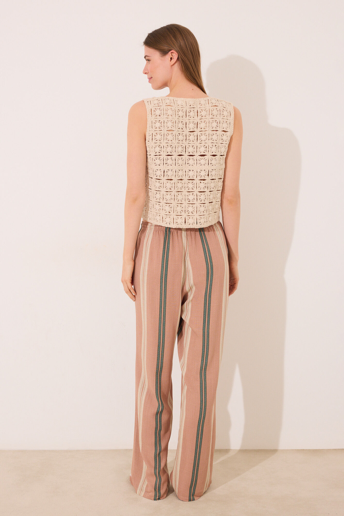 Women'secret Pantal&oacute;n de viscosa con estampado de rayas marrones caf&eacute;