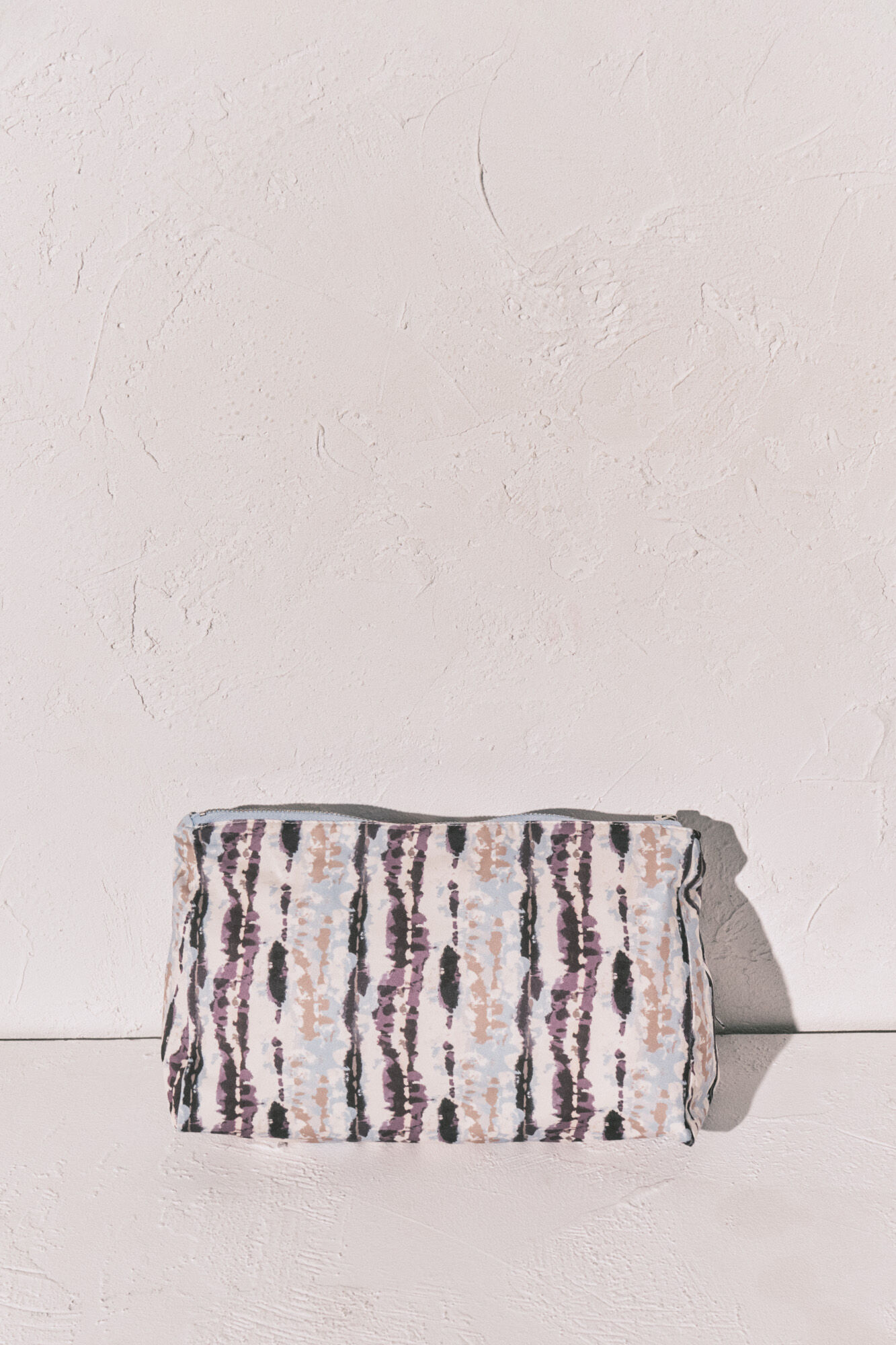 Women'secret Bolsa impermeable Tie Dye para traje de ba&ntilde;o caf&eacute; estampado