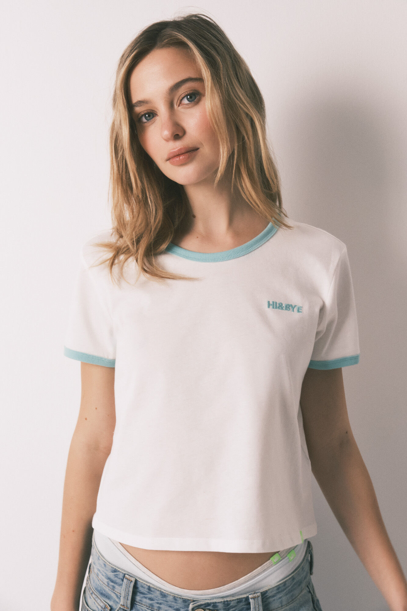 HI&BYE Playera lisa manga corta de 100% algod&oacute;n blanca marfil