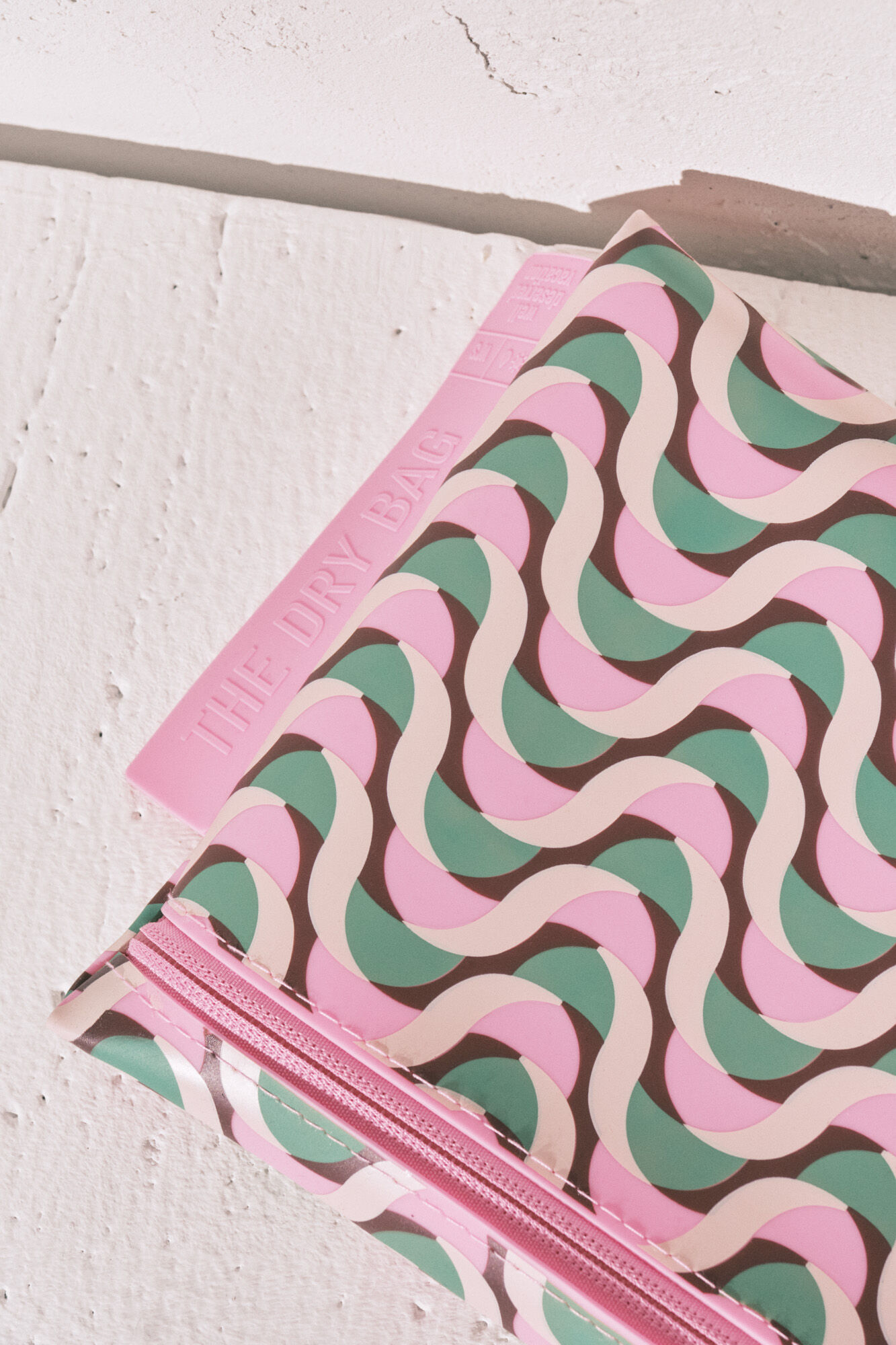 Women'secret Bolsa para traje de ba&ntilde;o impermeable estampado geom&eacute;trico