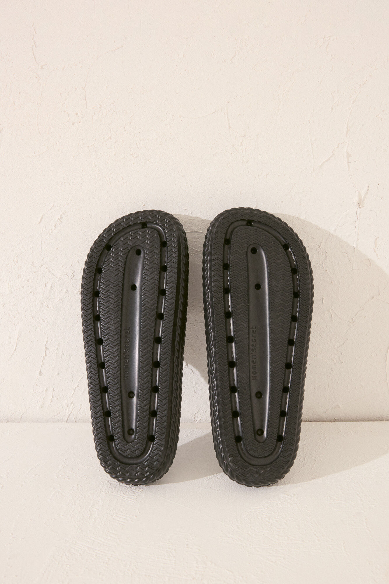 Women'secret Chanclas de plataforma negras