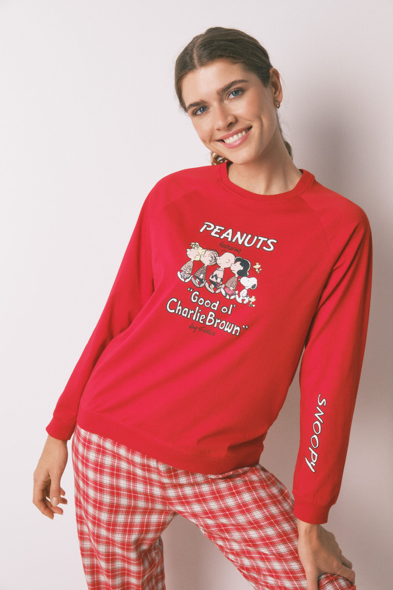 Women'secret Pijama larga 100% algod&oacute;n con estampado de cuadros de Snoopy