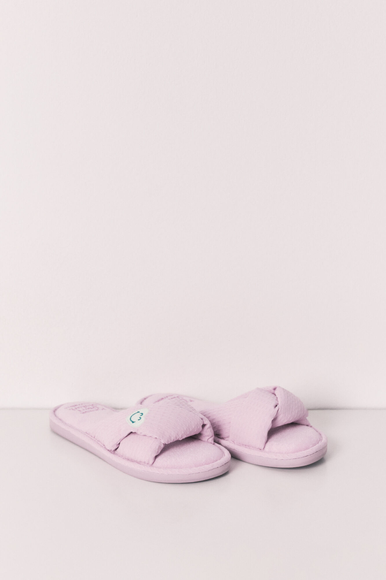 Women'secret Zapatillas de casa con nudo SmileyWorld&reg; morado/lila