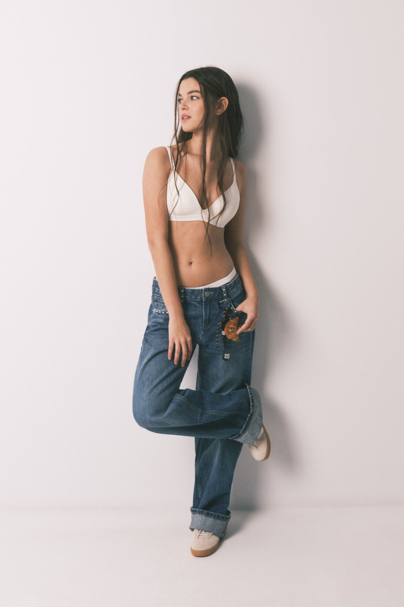 HI&BYE Brasier triangular con relleno blanco marfil