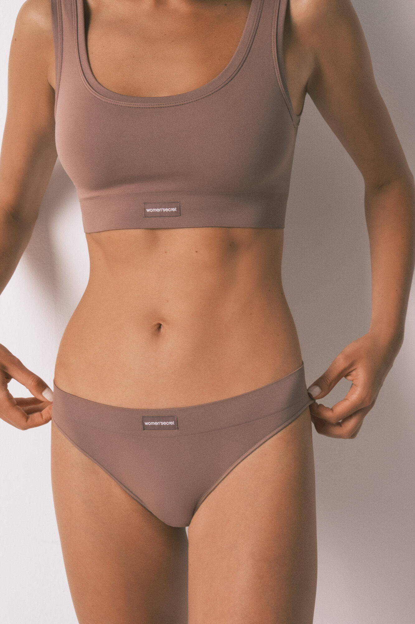 Women'secret Panty cl&aacute;sica marr&oacute;n sin costuras caf&eacute;