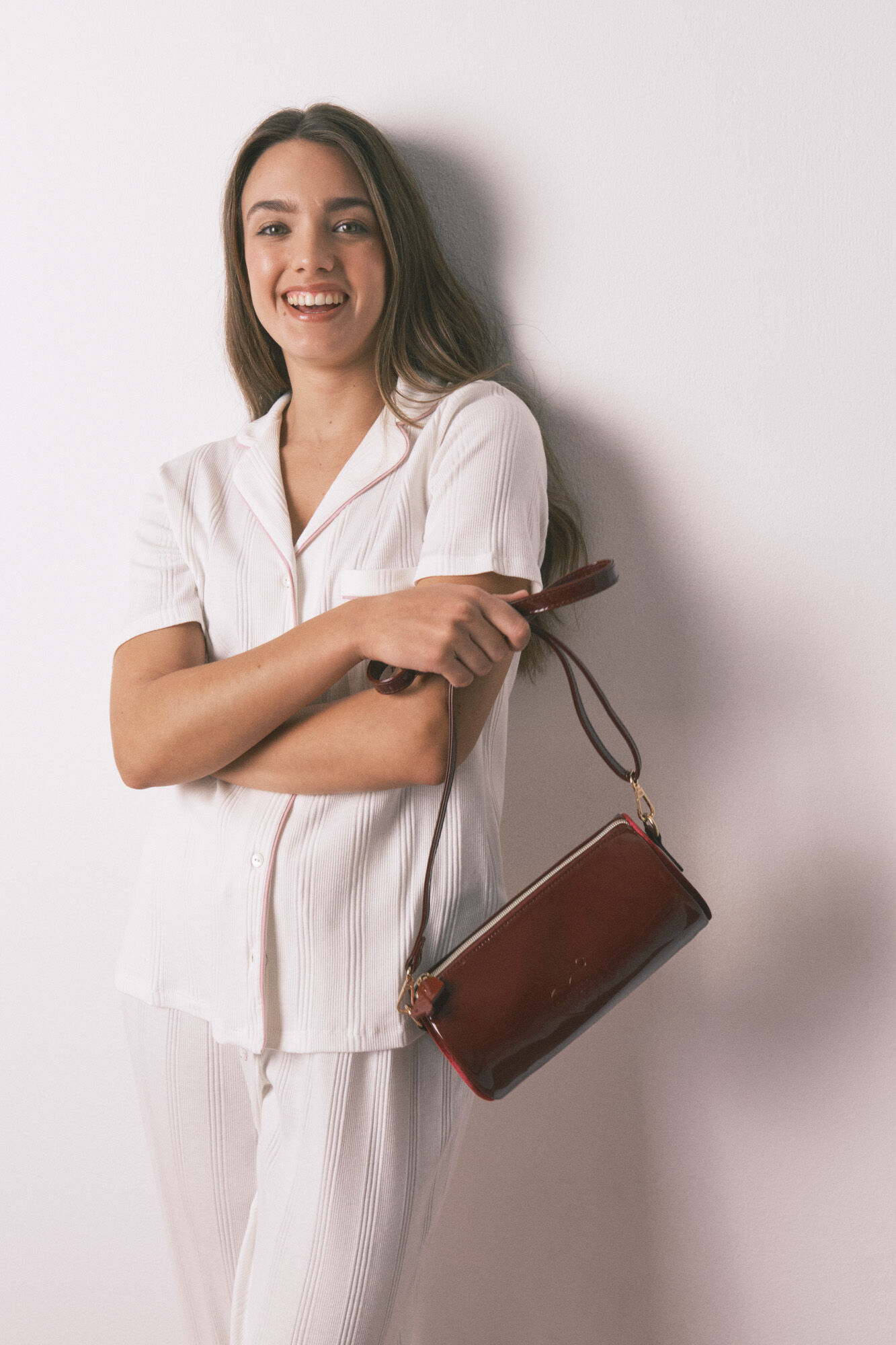 Women'secret Bolsa de hombro charol burdeos