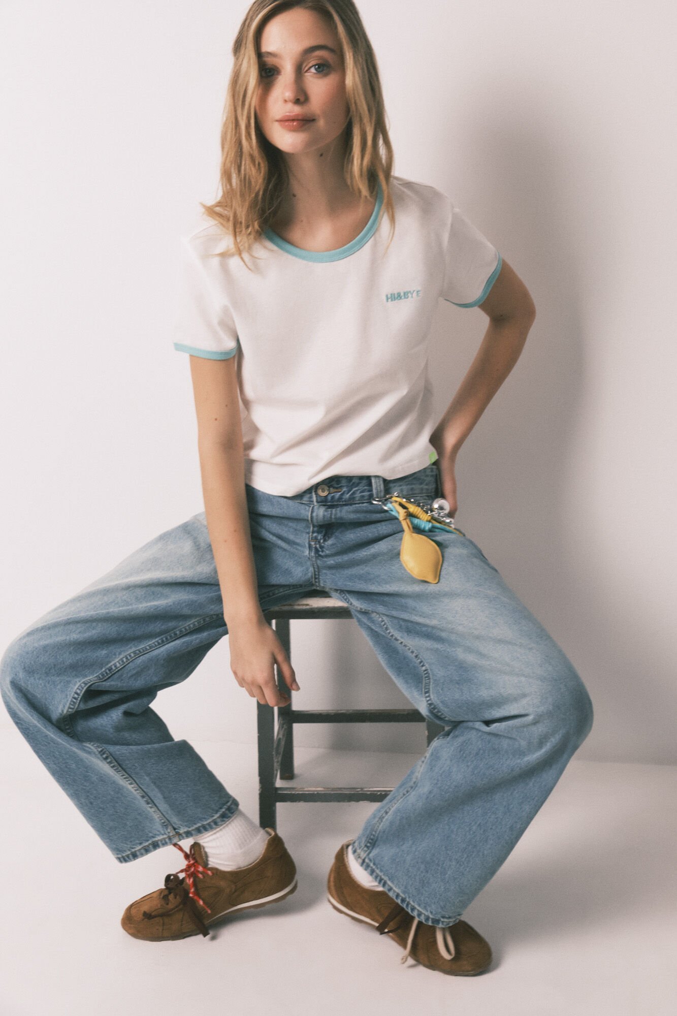 HI&BYE Playera lisa manga corta de 100% algod&oacute;n blanca marfil