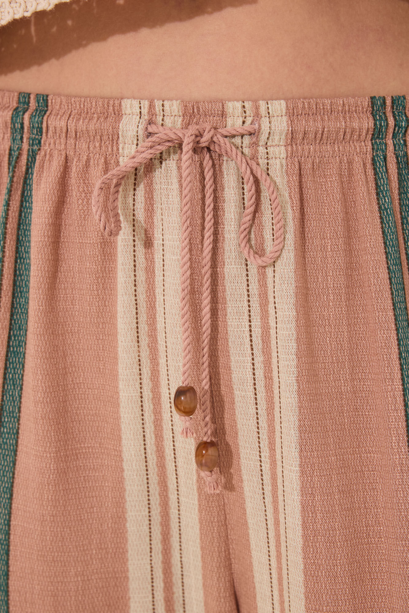 Women'secret Pantal&oacute;n de viscosa con estampado de rayas marrones caf&eacute;