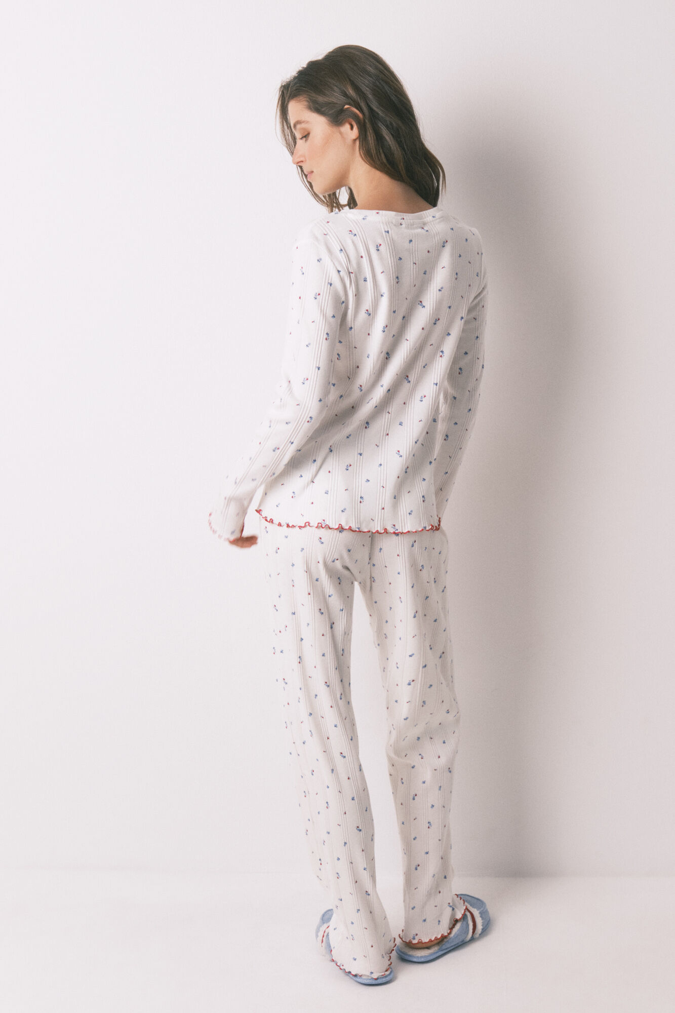 Women'secret Pijama larga Snoopy flores blancas blanco