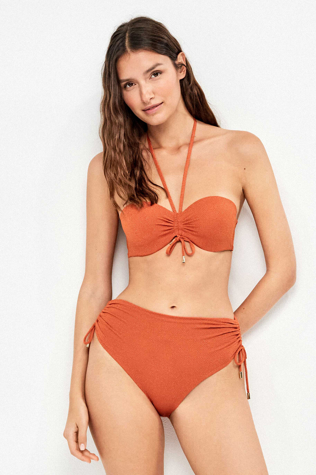 Gisela Top bikini bandeau desmontable de piqu&eacute; lurex dorado naranja