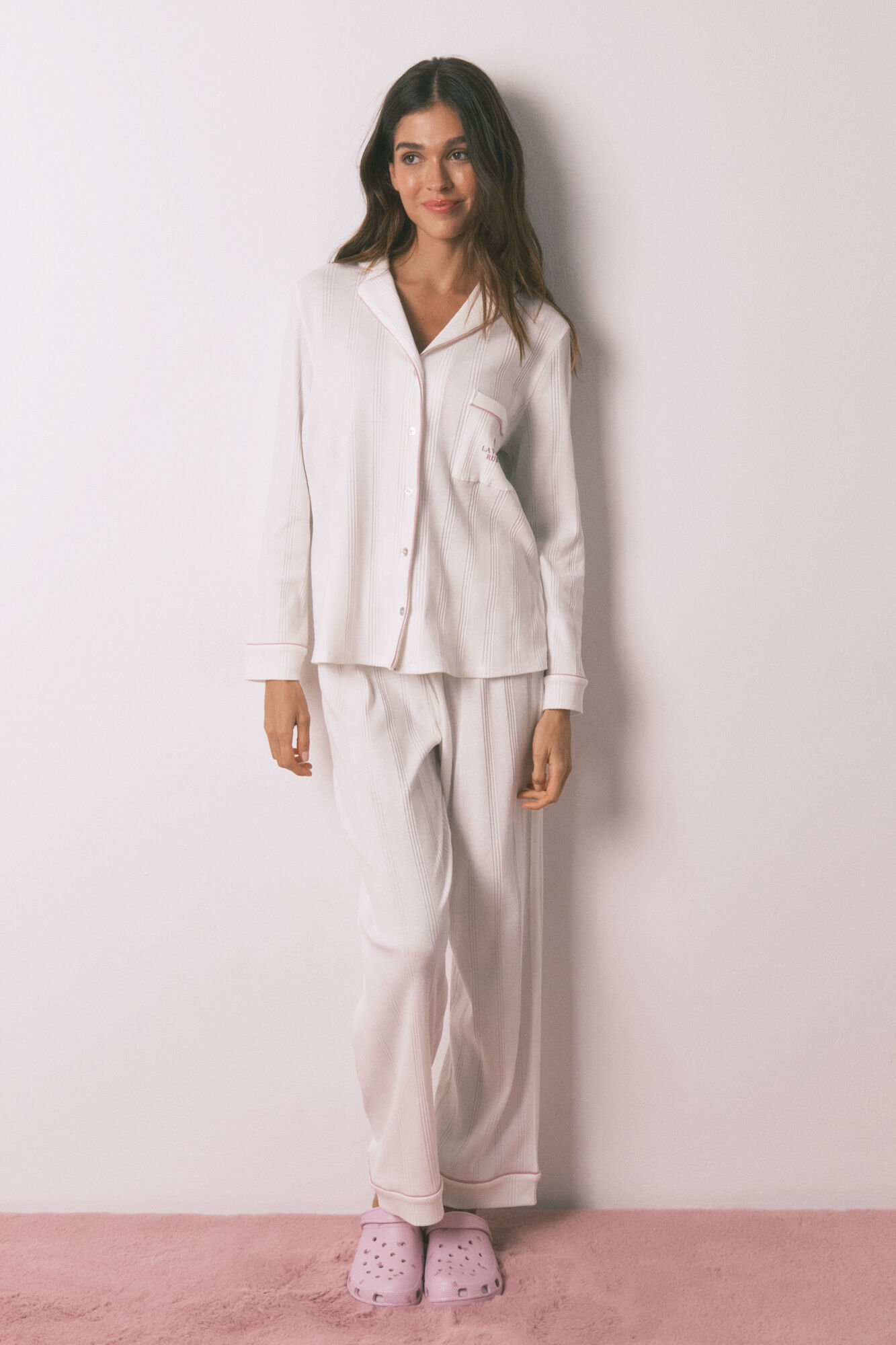 Women'secret Pijama camisera de rayas blancas marfil