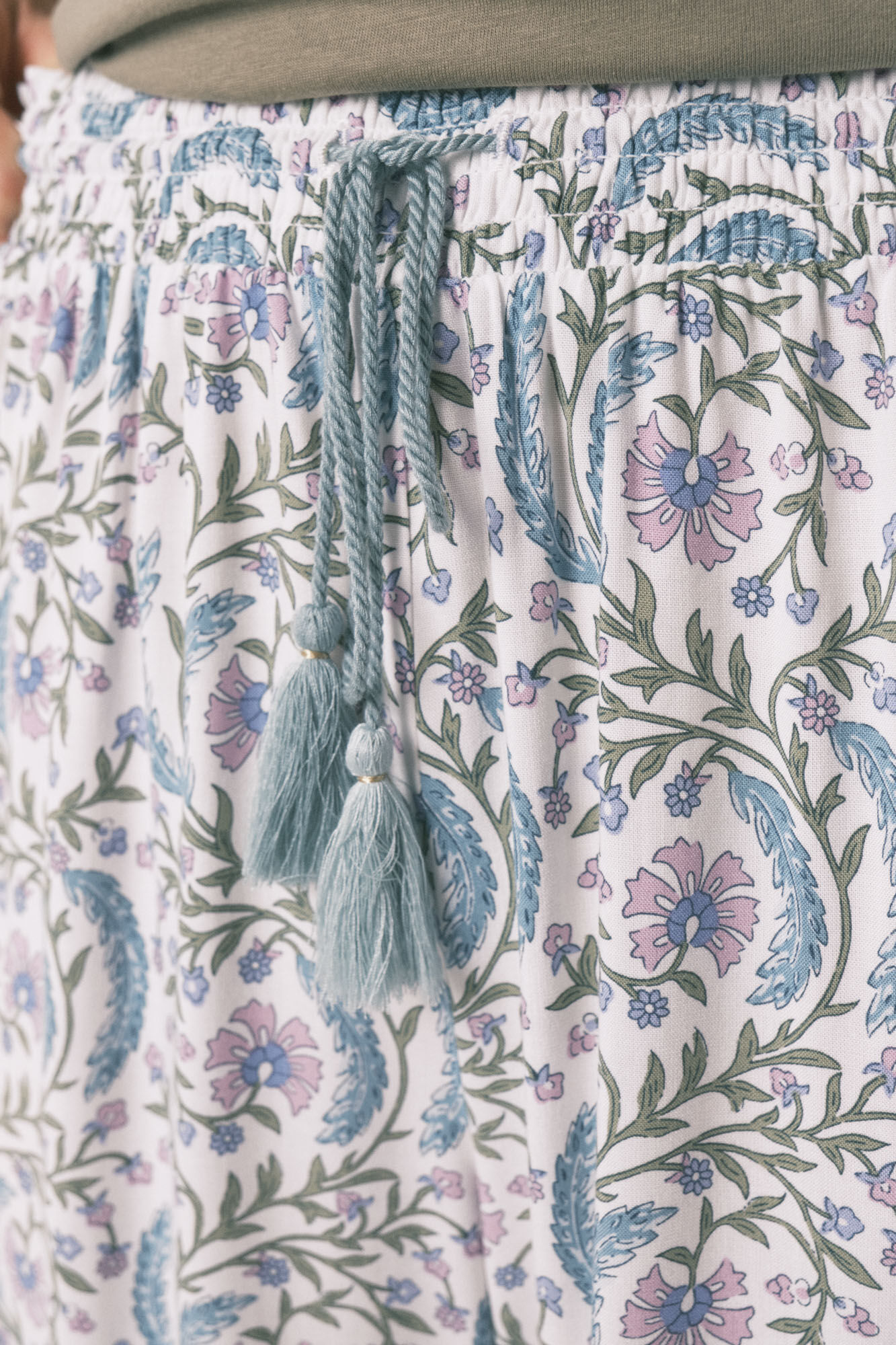 Women'secret Pantal&oacute;n largo de viscosa con estampado de flores verde