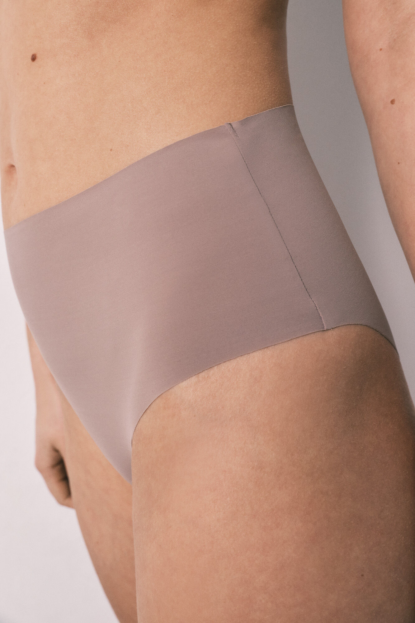 Women'secret Panty de tiro alto de microfibra clean cut marr&oacute;n caf&eacute;