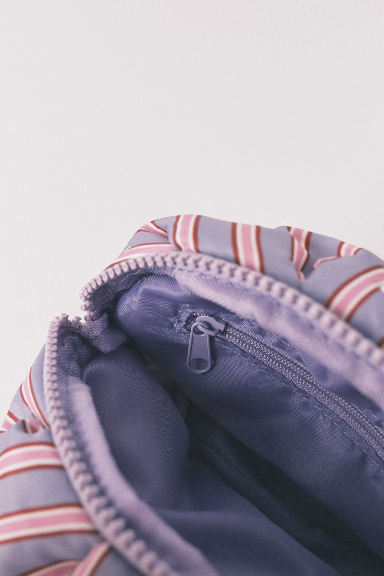 Women'secret Peque&ntilde;o neceser a acolchado con diamantes de imitaci&oacute;n  estampado