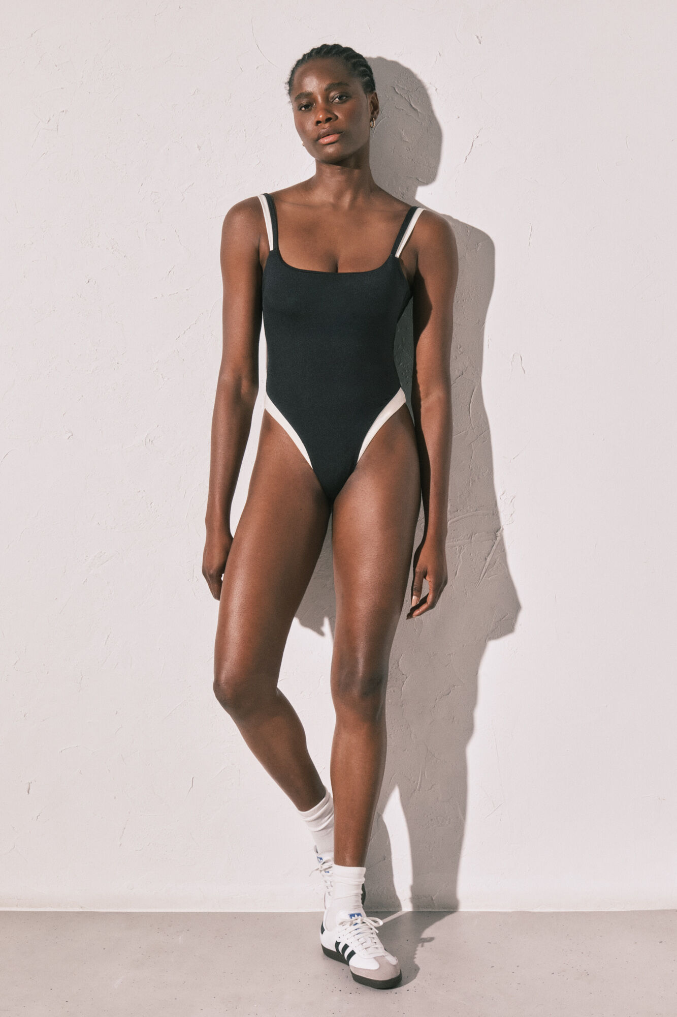 Women'secret Traje de ba&ntilde;o color block B&W espalda descubierta negro