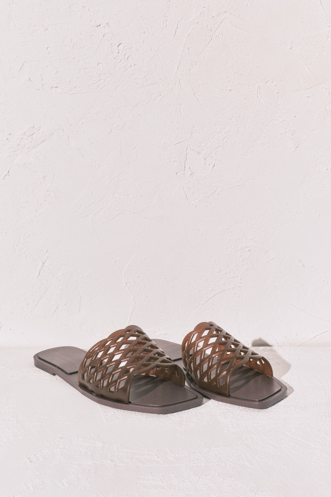 Women'secret Sandalias planas jelly caf&eacute; caf&eacute;