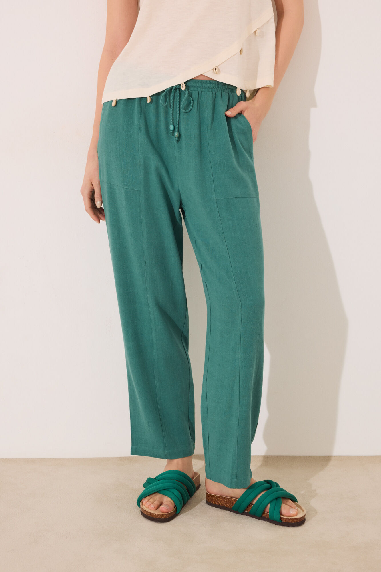 Women'secret Pantal&oacute;n capri de lino y viscosa verde verde