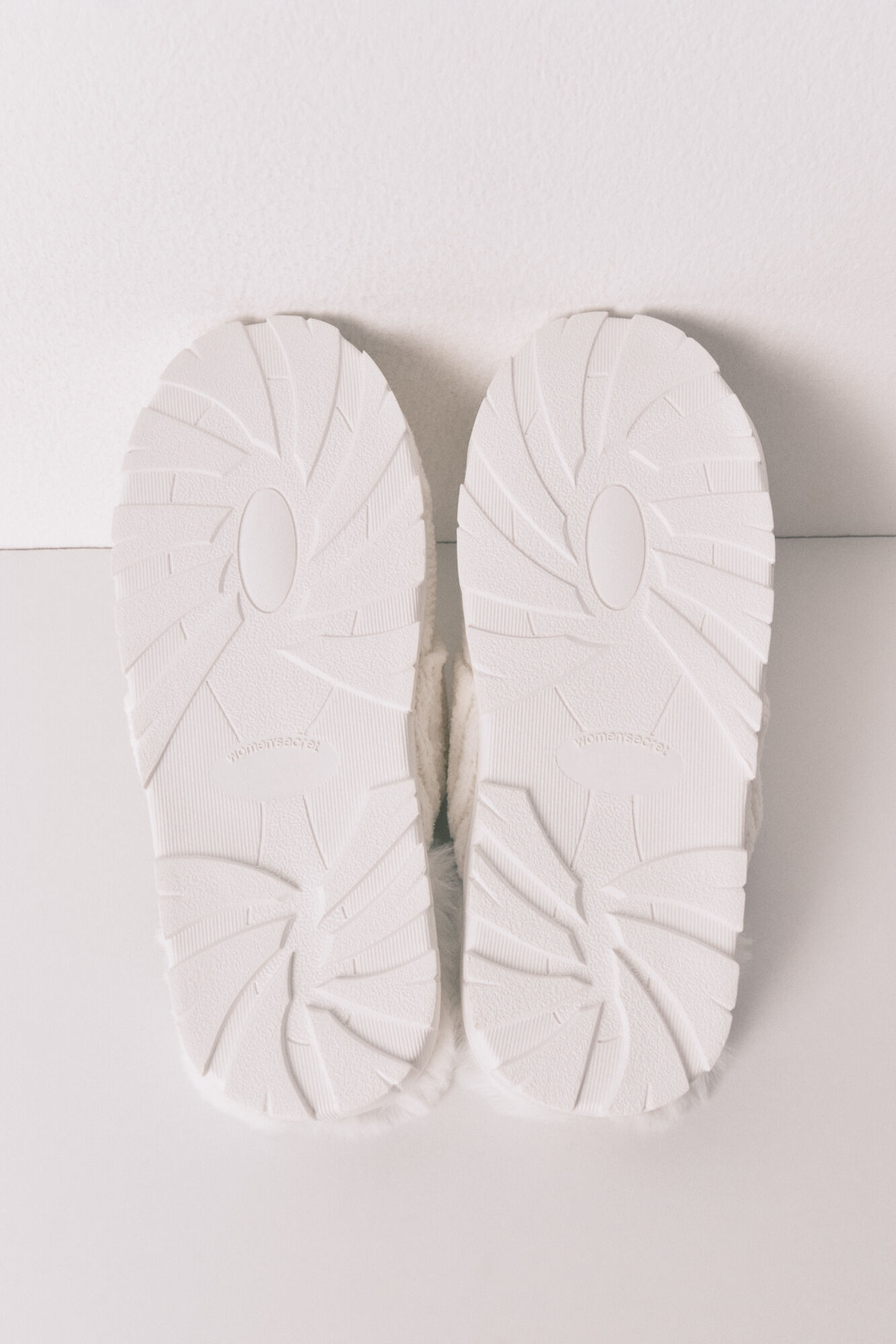 Women'secret Pantuflas para casa de tejido de tricot blancas marfil