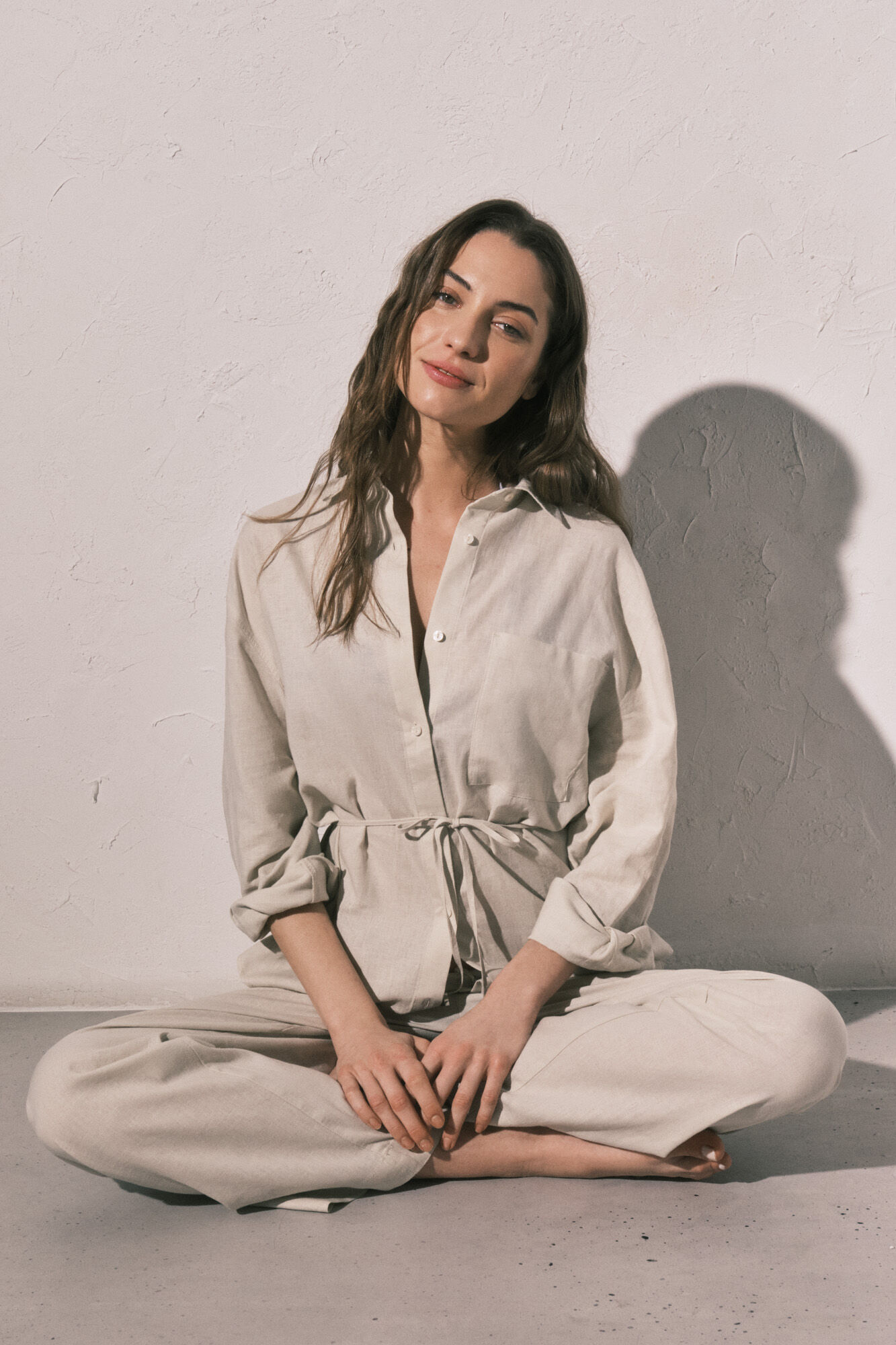 Women'secret Camisa de manga larga de lino blanca caf&eacute;