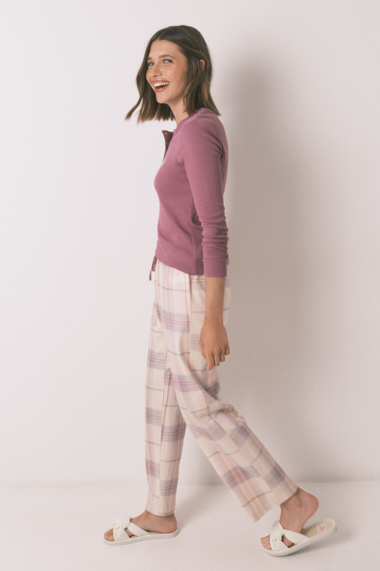 Women'secret Pijama larga con estampado de cuadros rosas rosa