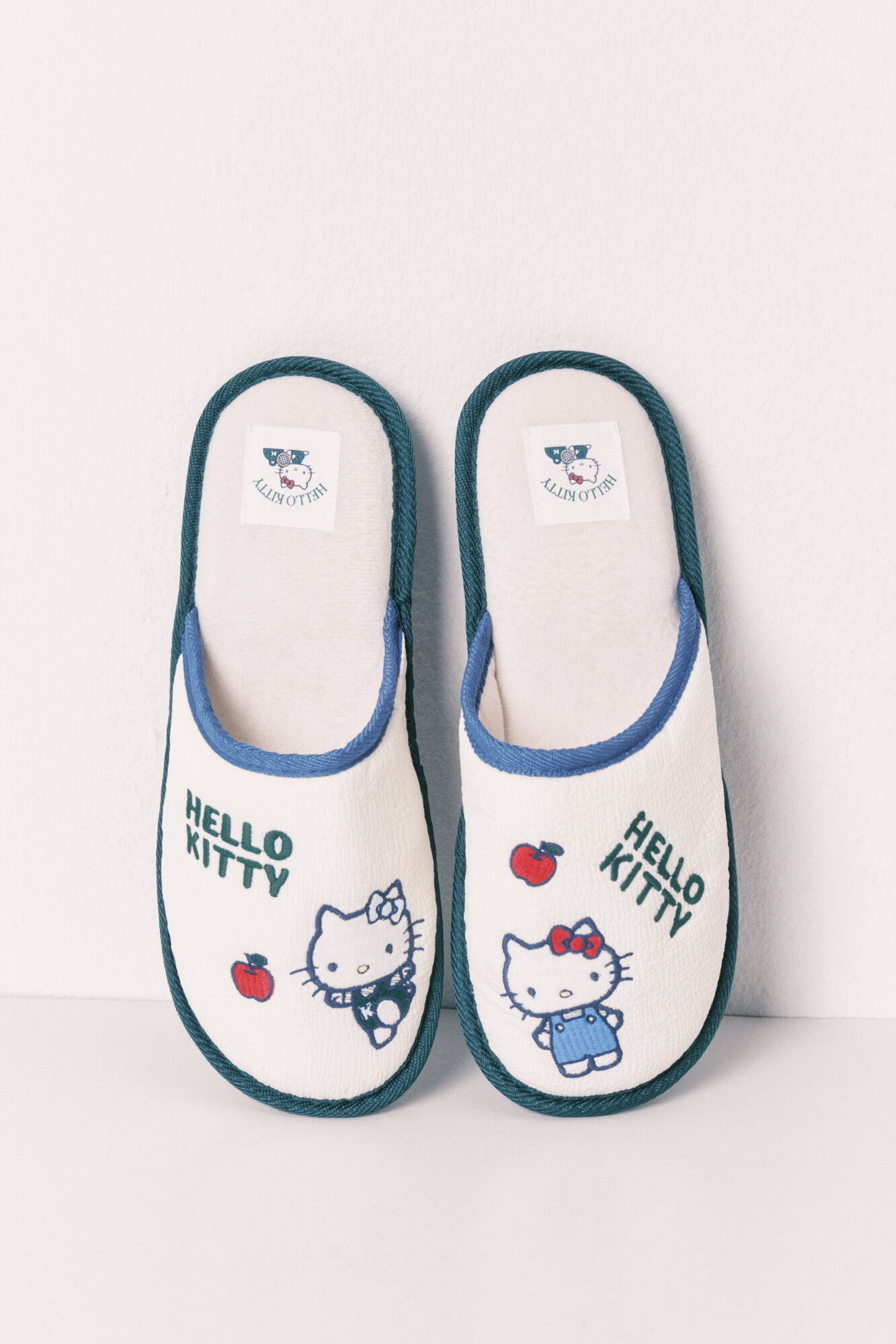 Women'secret Pantuflas Hello Kitty marfil
