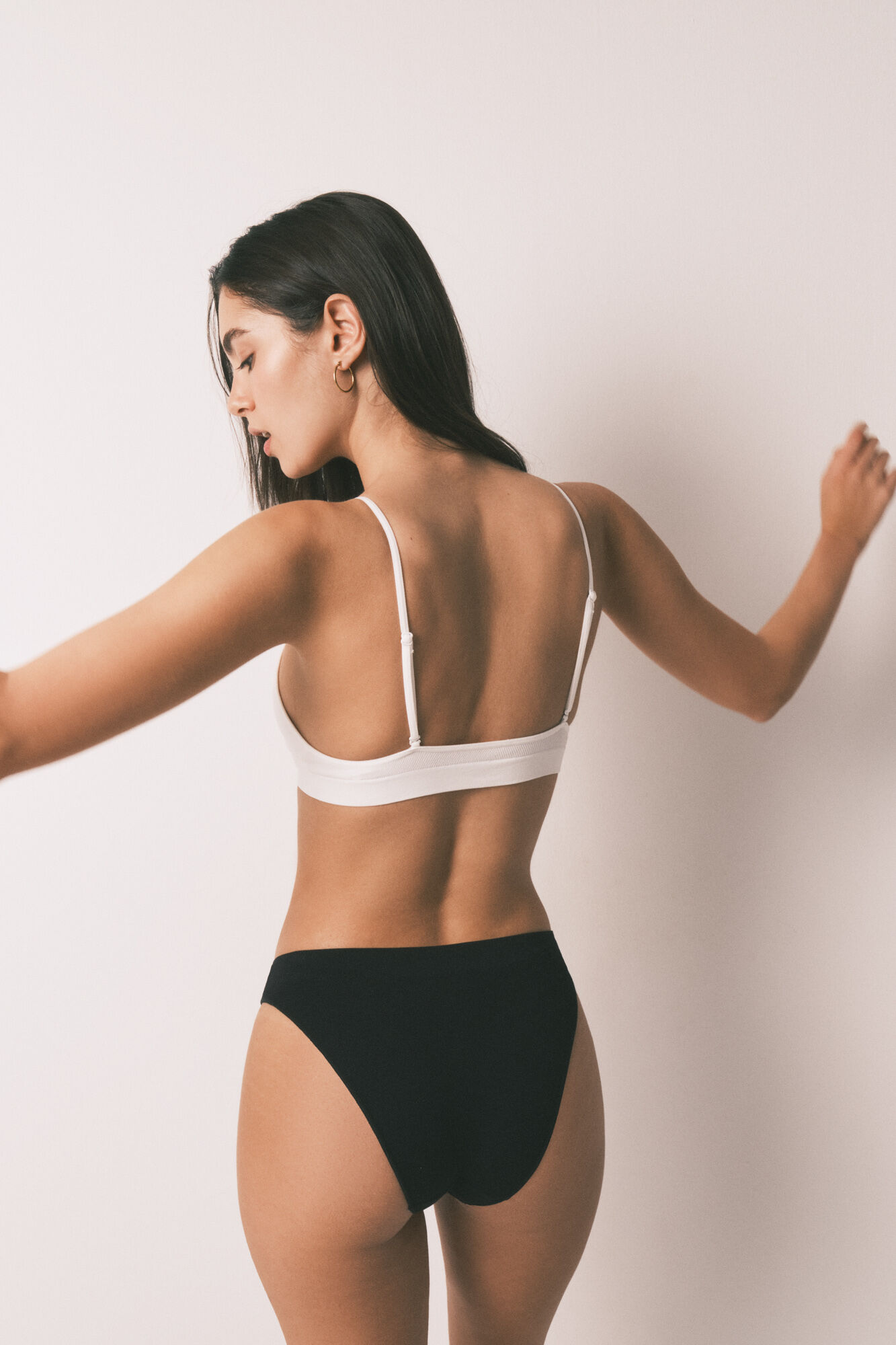 HI&BYE Panty cl&aacute;sica sin costuras negra negro