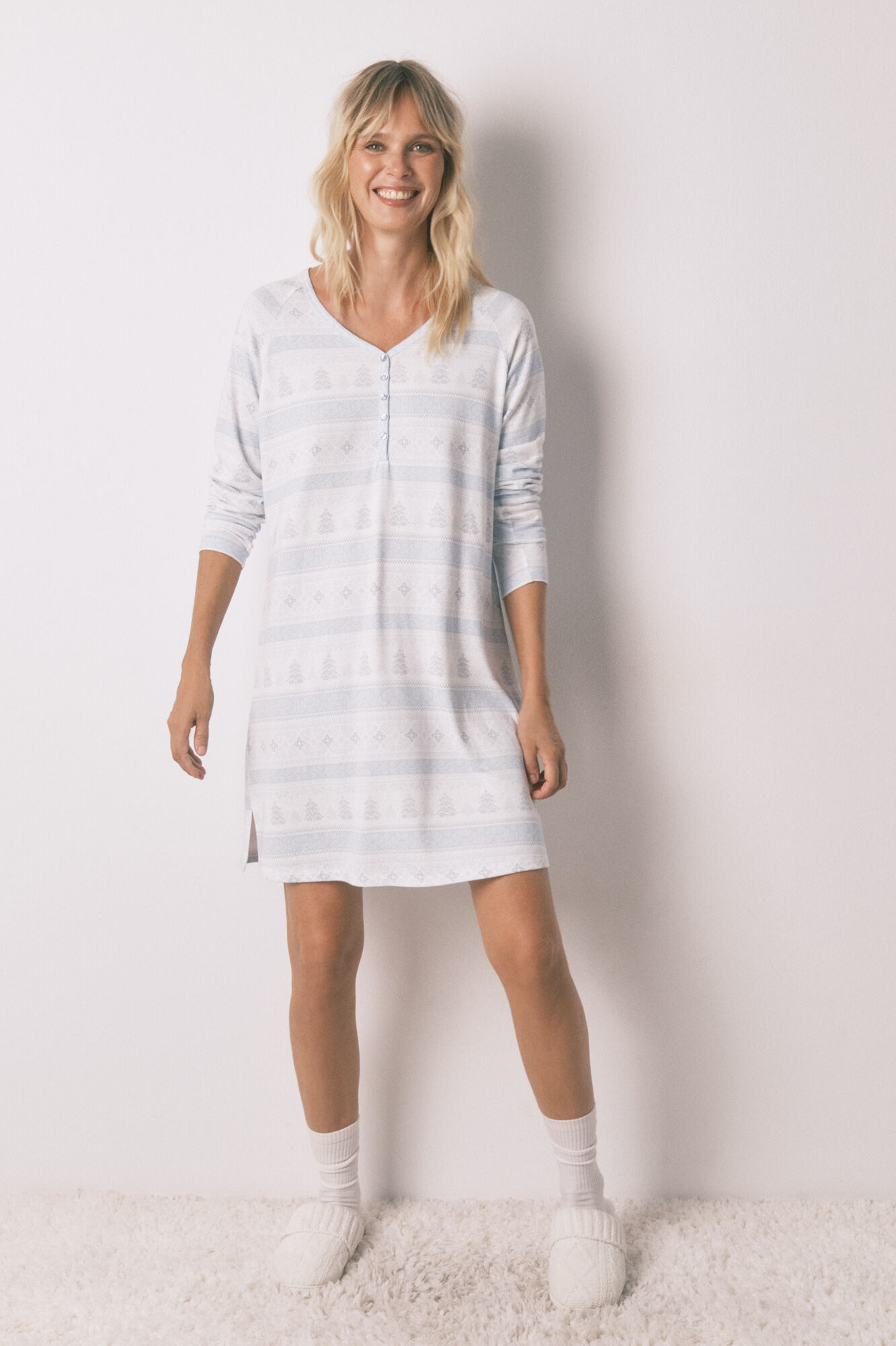 Women'secret Camis&oacute;n midi de tejido suave con estampado cenefa