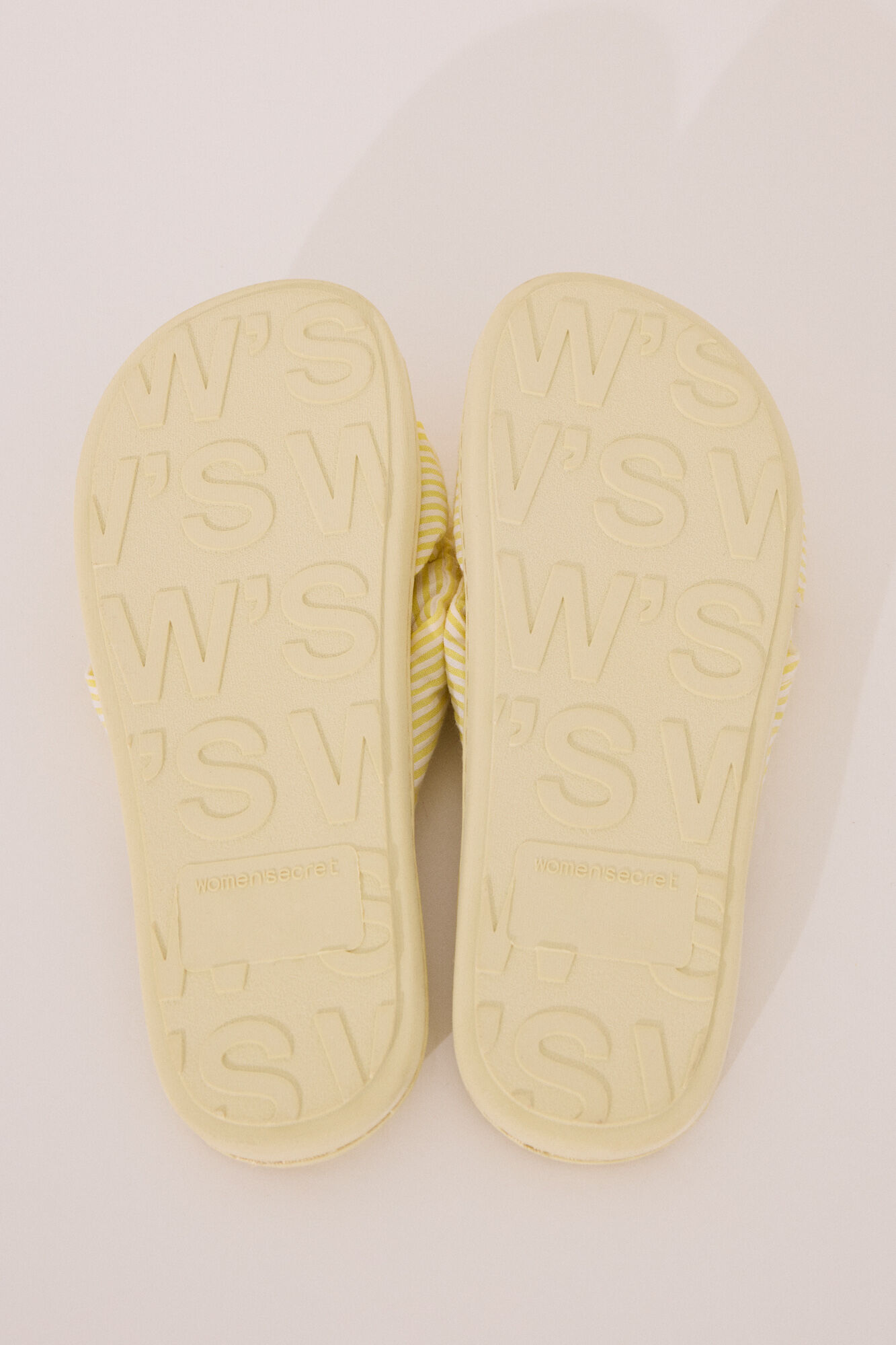 Women'secret Pantuflas para casa de seersucker amarillas amarillo