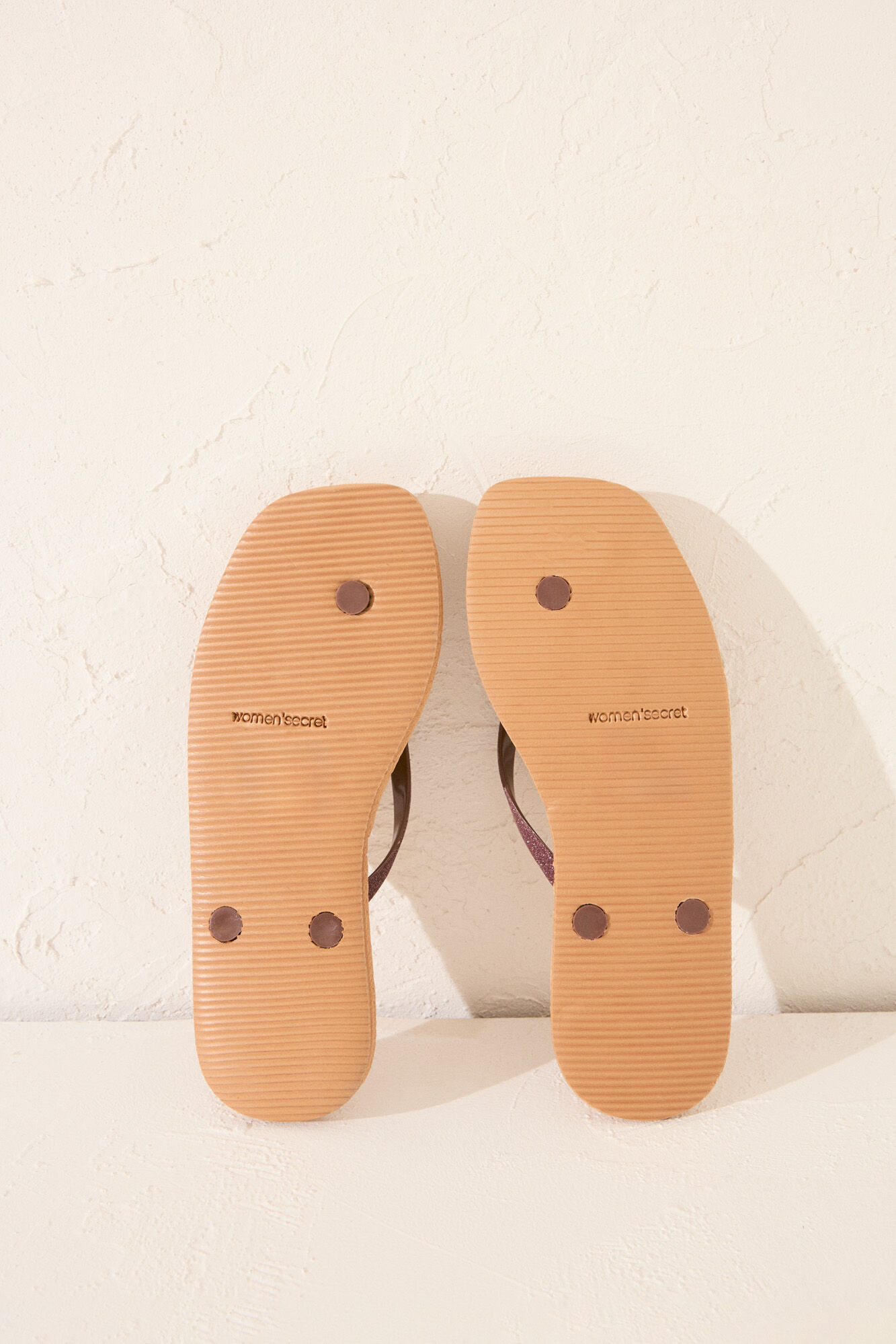 Women'secret Chanclas con suela caf&eacute;