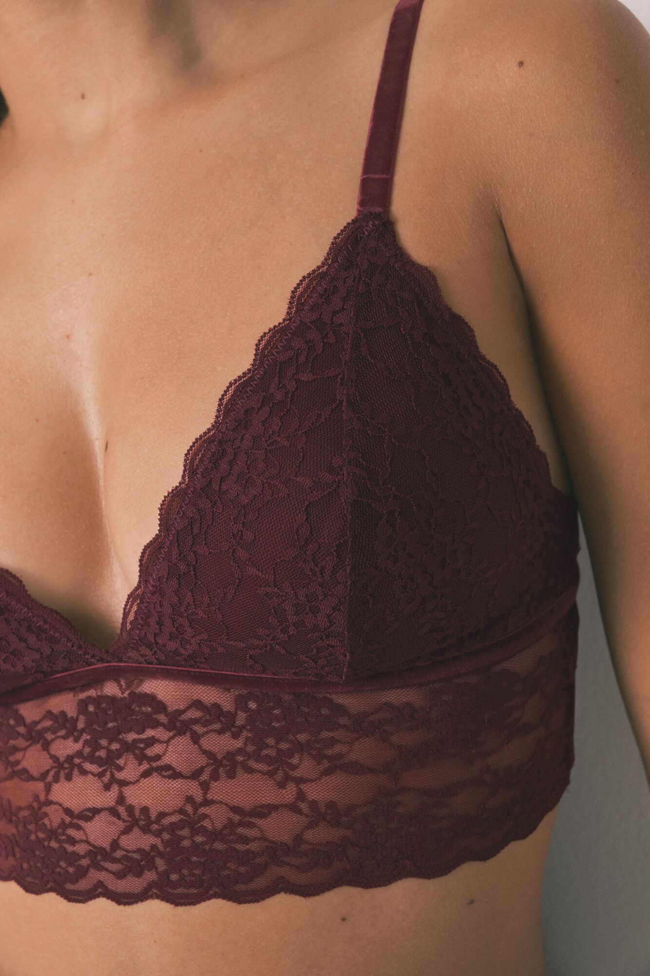 Women'secret LOVELY bralette triangular de encaje burdeos p&uacute;rpura