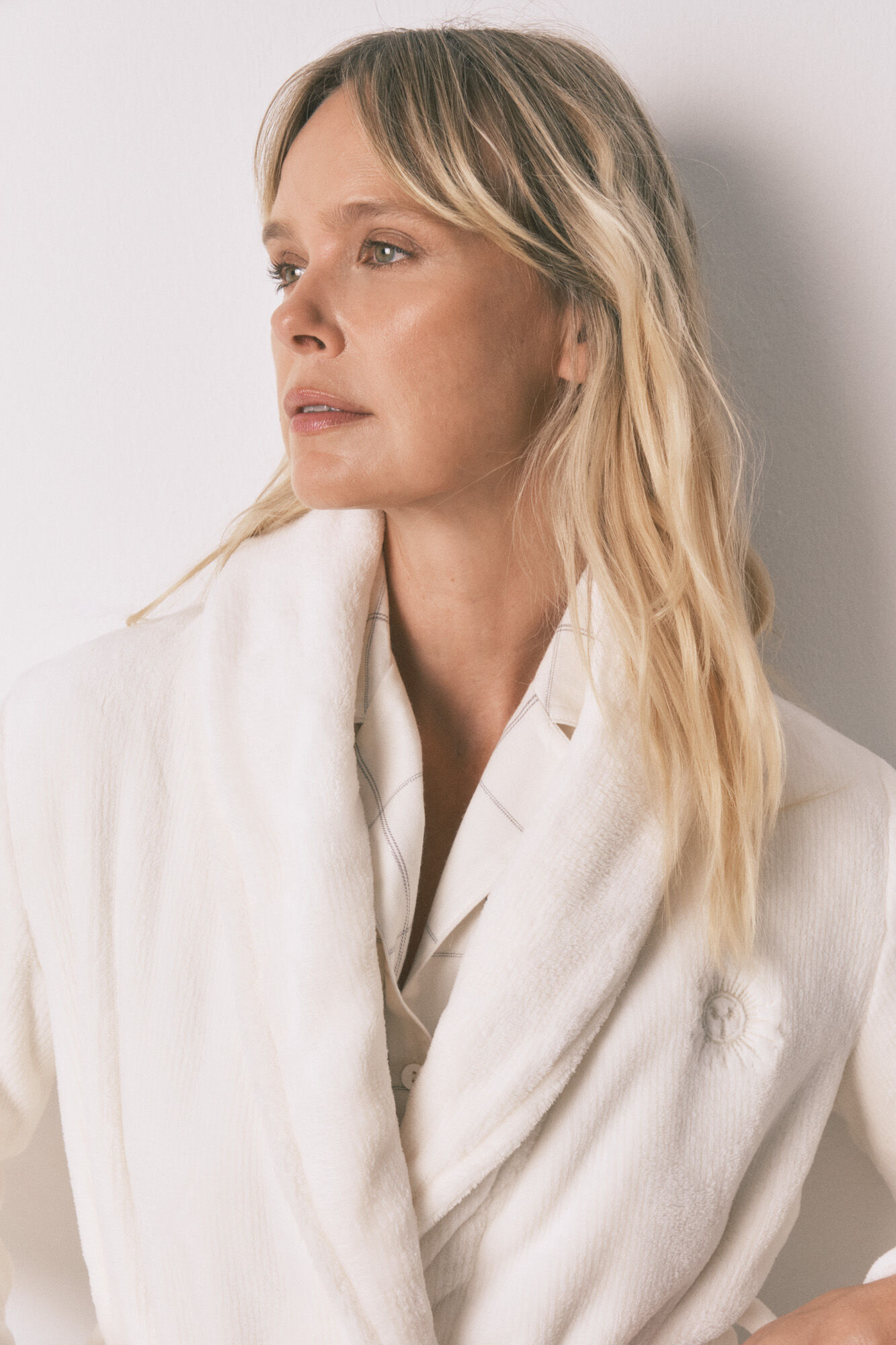 Women'secret Bata midi de forro polar blanco