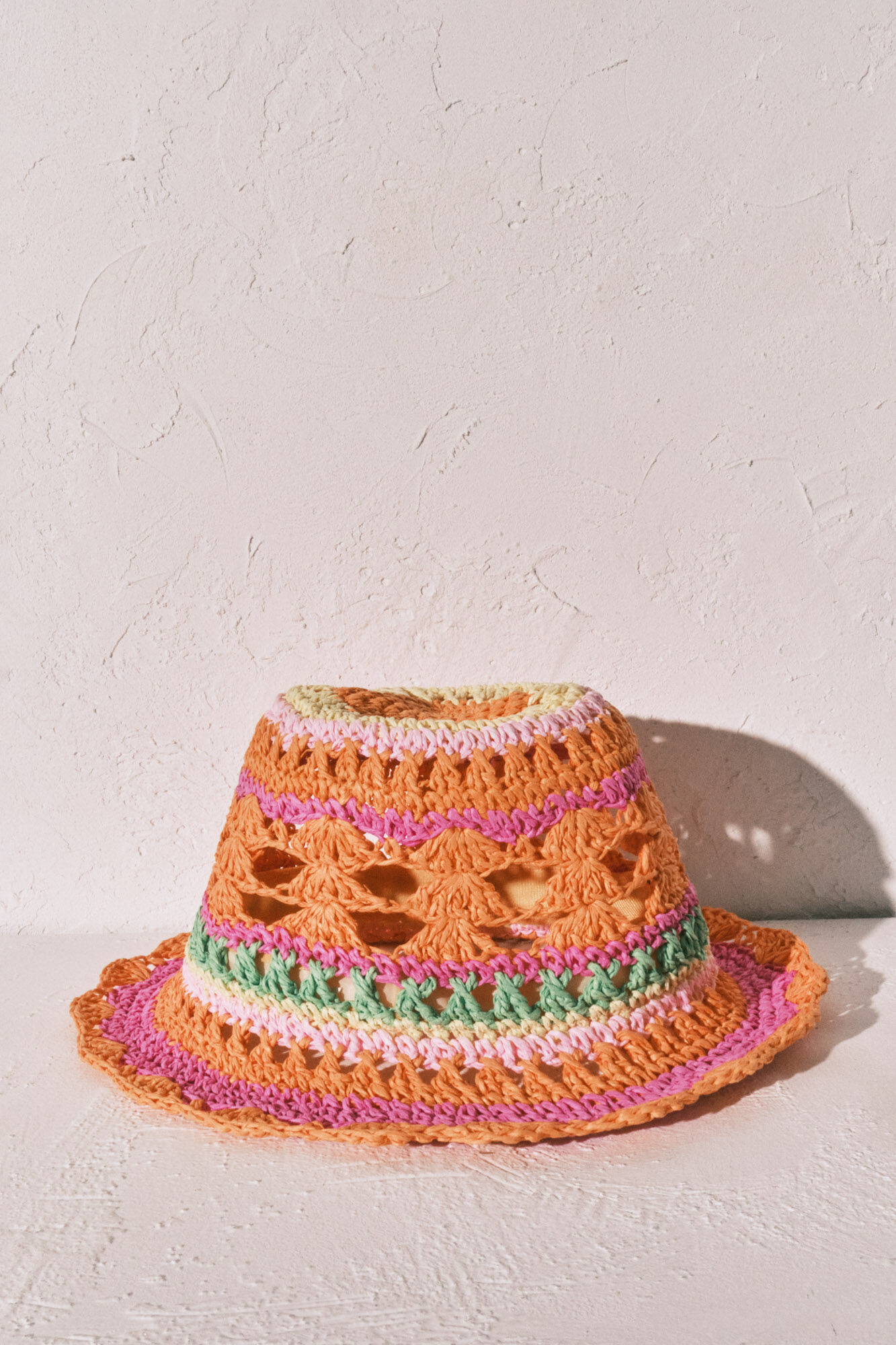 Women'secret Sombrero bucket de crochet multicolor estampado