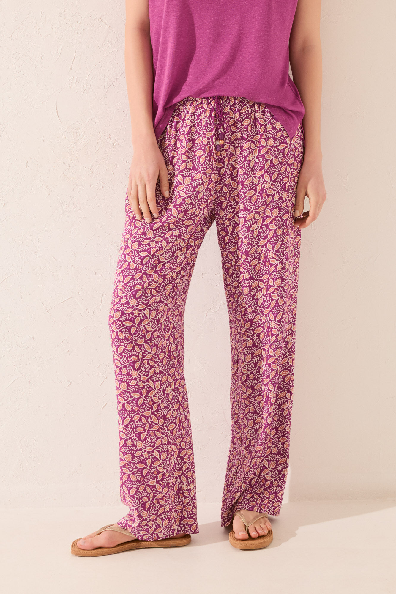 Women'secret Pantal&oacute;n largo de viscosa con estampado morado/lila estampado
