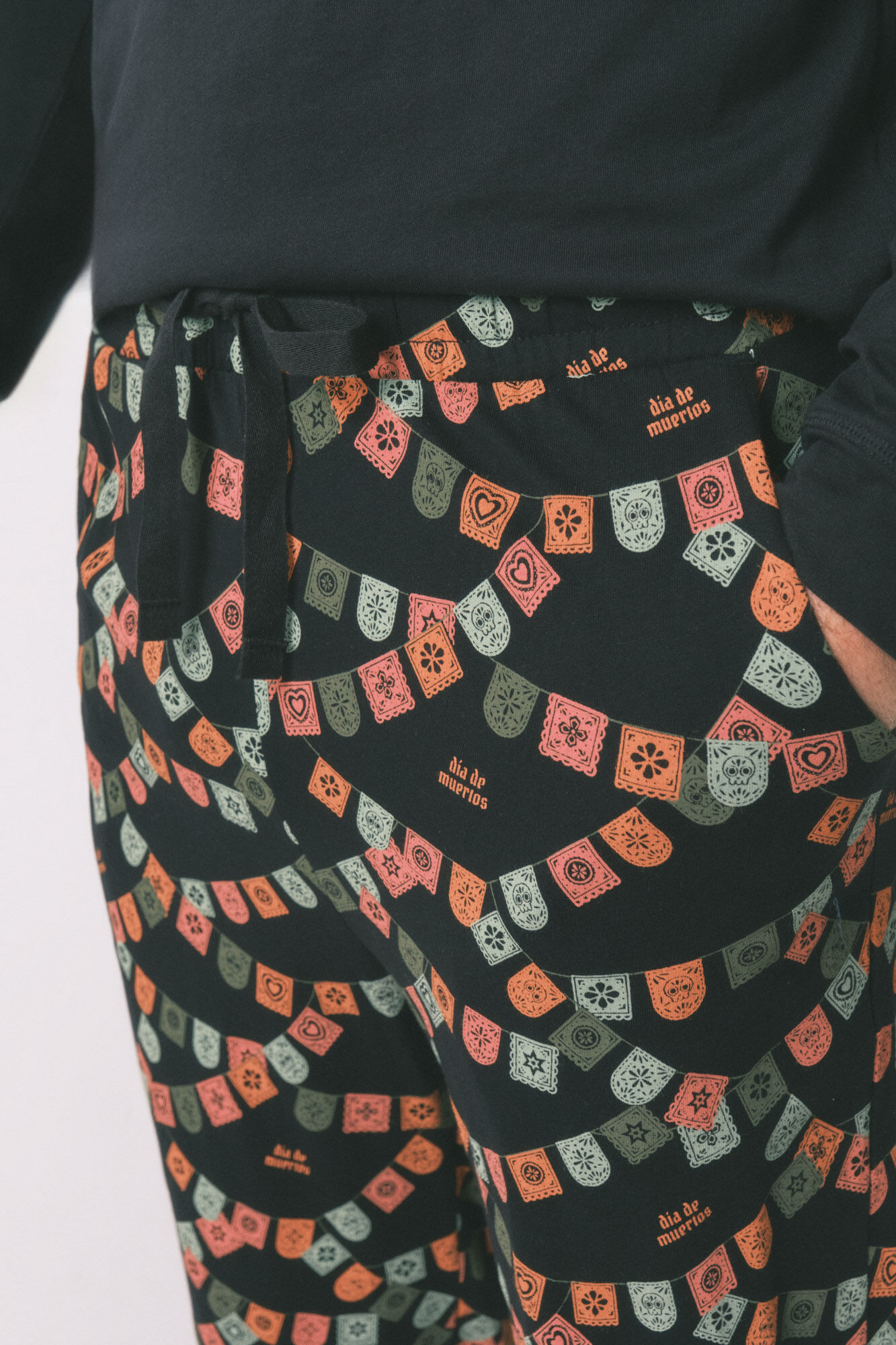 Women'secret Pijama larga "D&iacute;a de Muertos" 100% algod&oacute;n en color negro negro