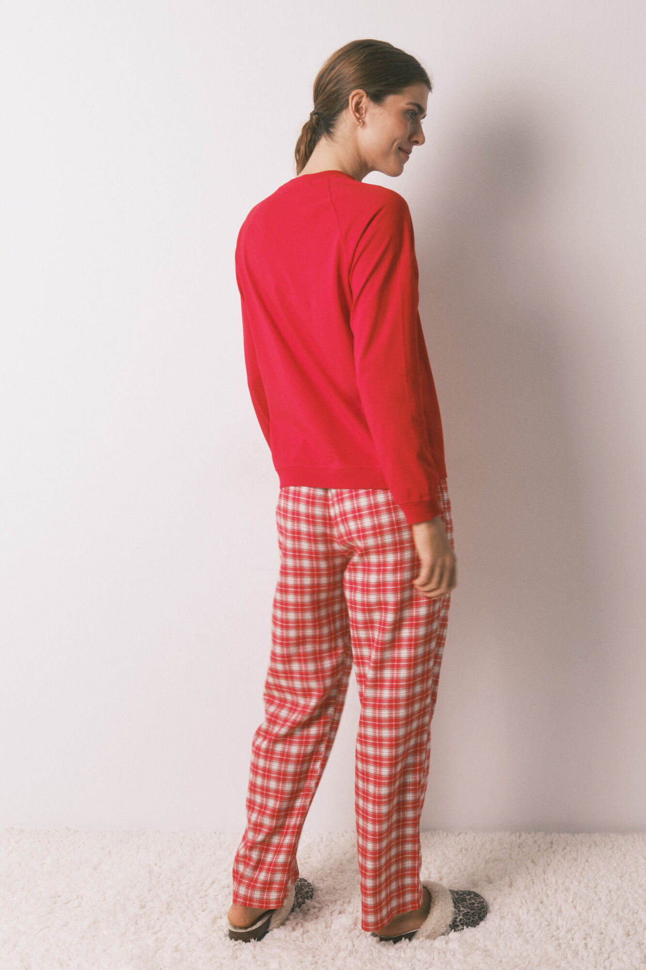 Women'secret Pijama larga 100% algod&oacute;n con estampado de cuadros de Snoopy rojo