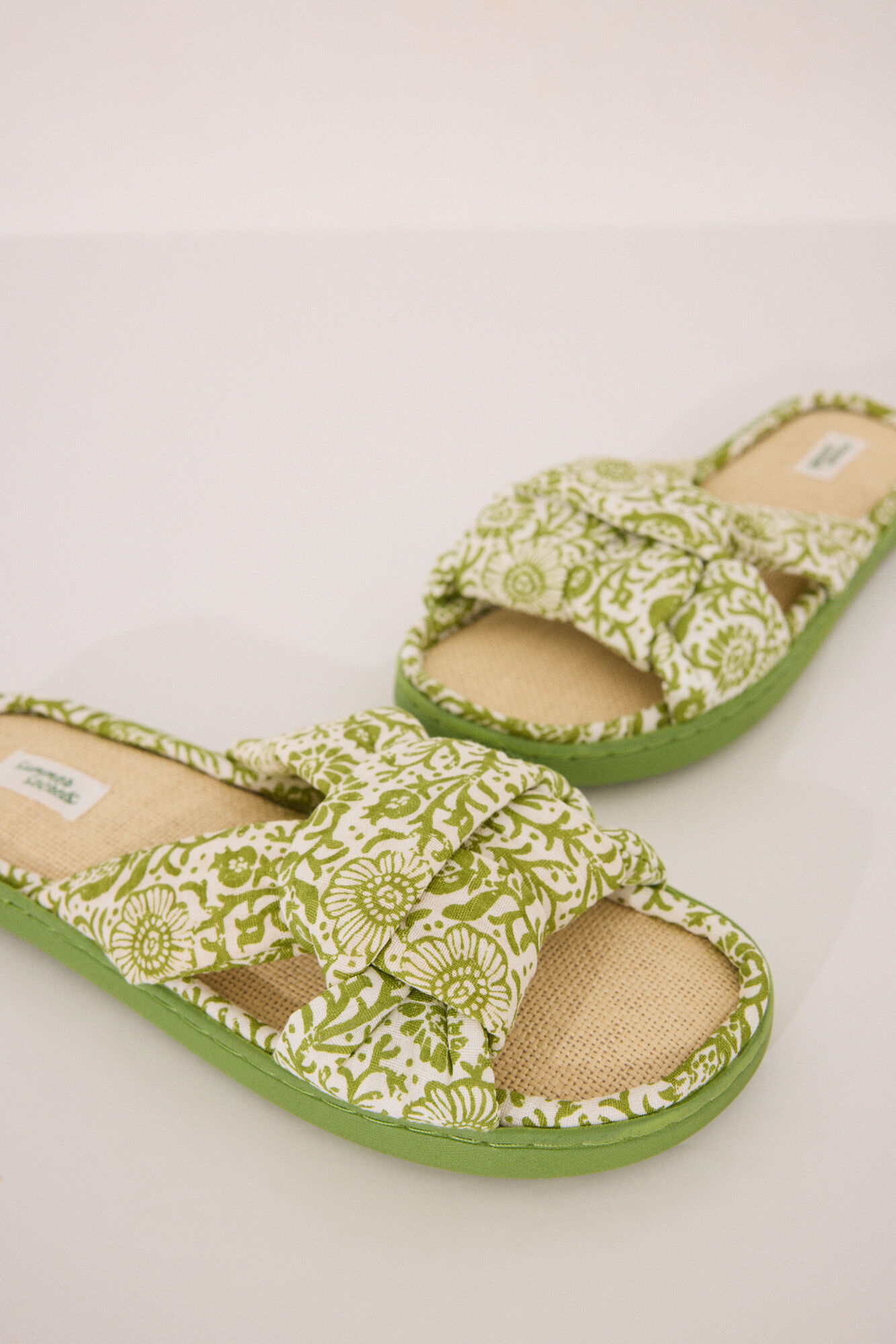 Women'secret Pantuflas para casa con parte superior anudada de rafia verde verde