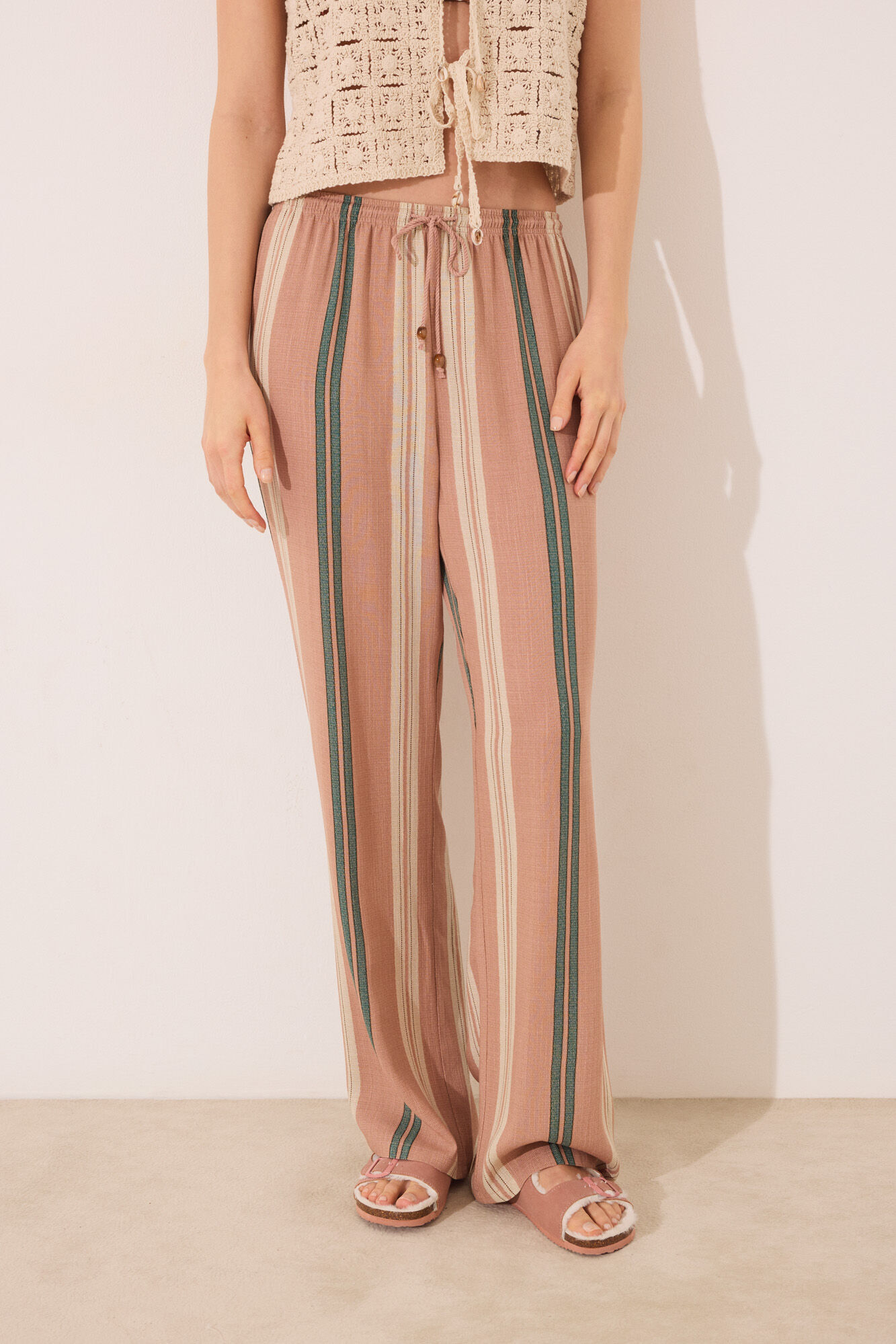 Women'secret Pantal&oacute;n de viscosa con estampado de rayas marrones