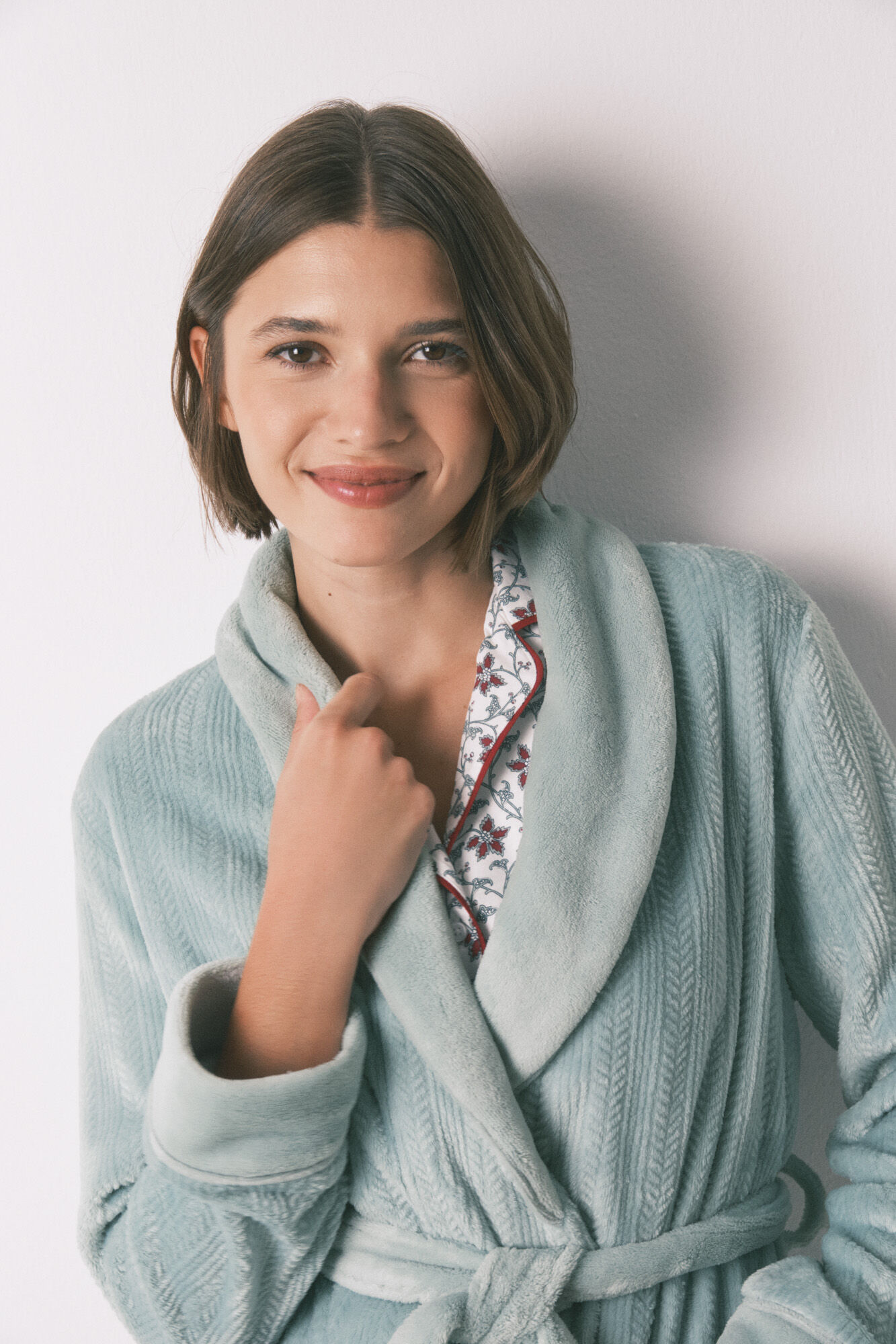 Women'secret Bata midi cruzada de tejido forro polar